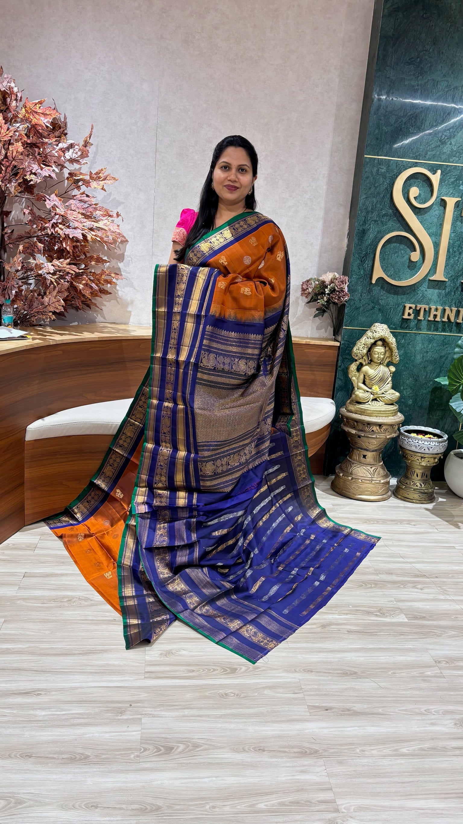 Handloom gadwal with kanchi borders