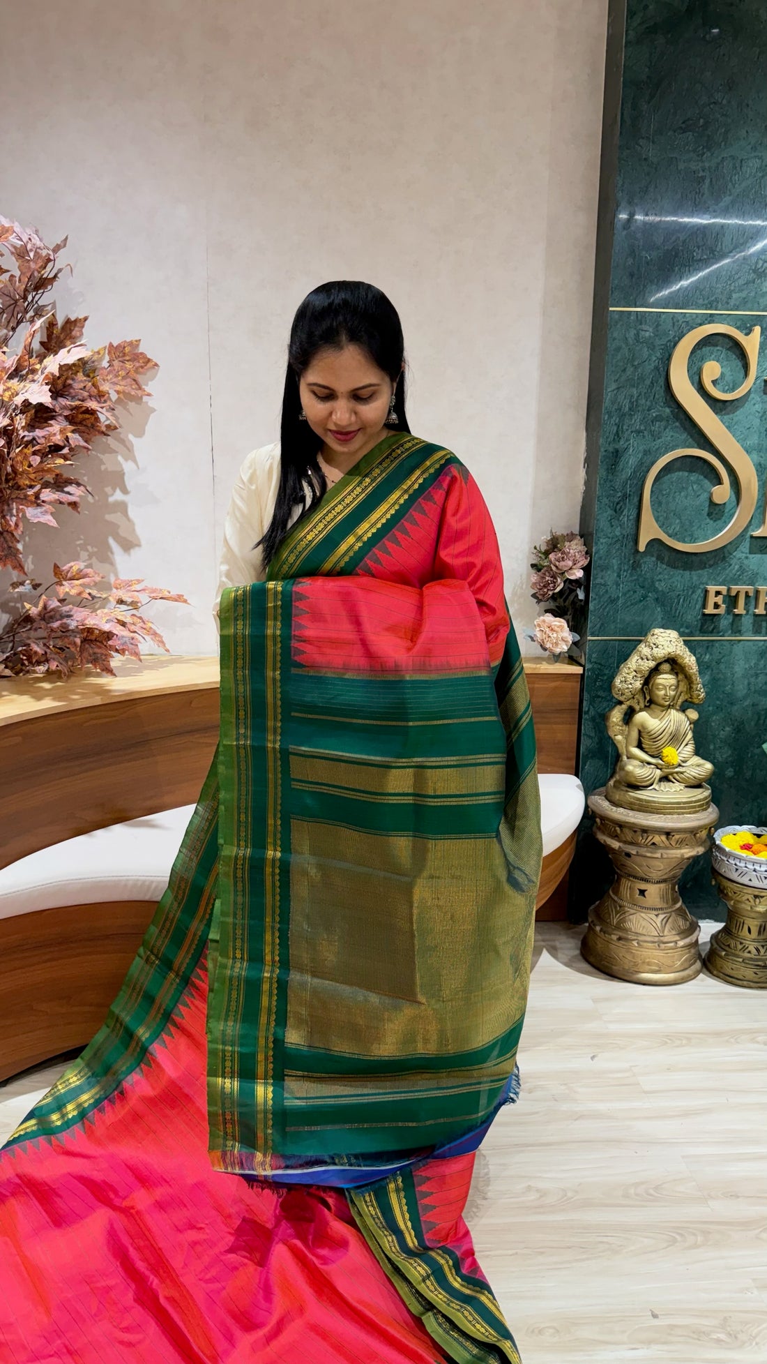 Handloom gadwal pattu