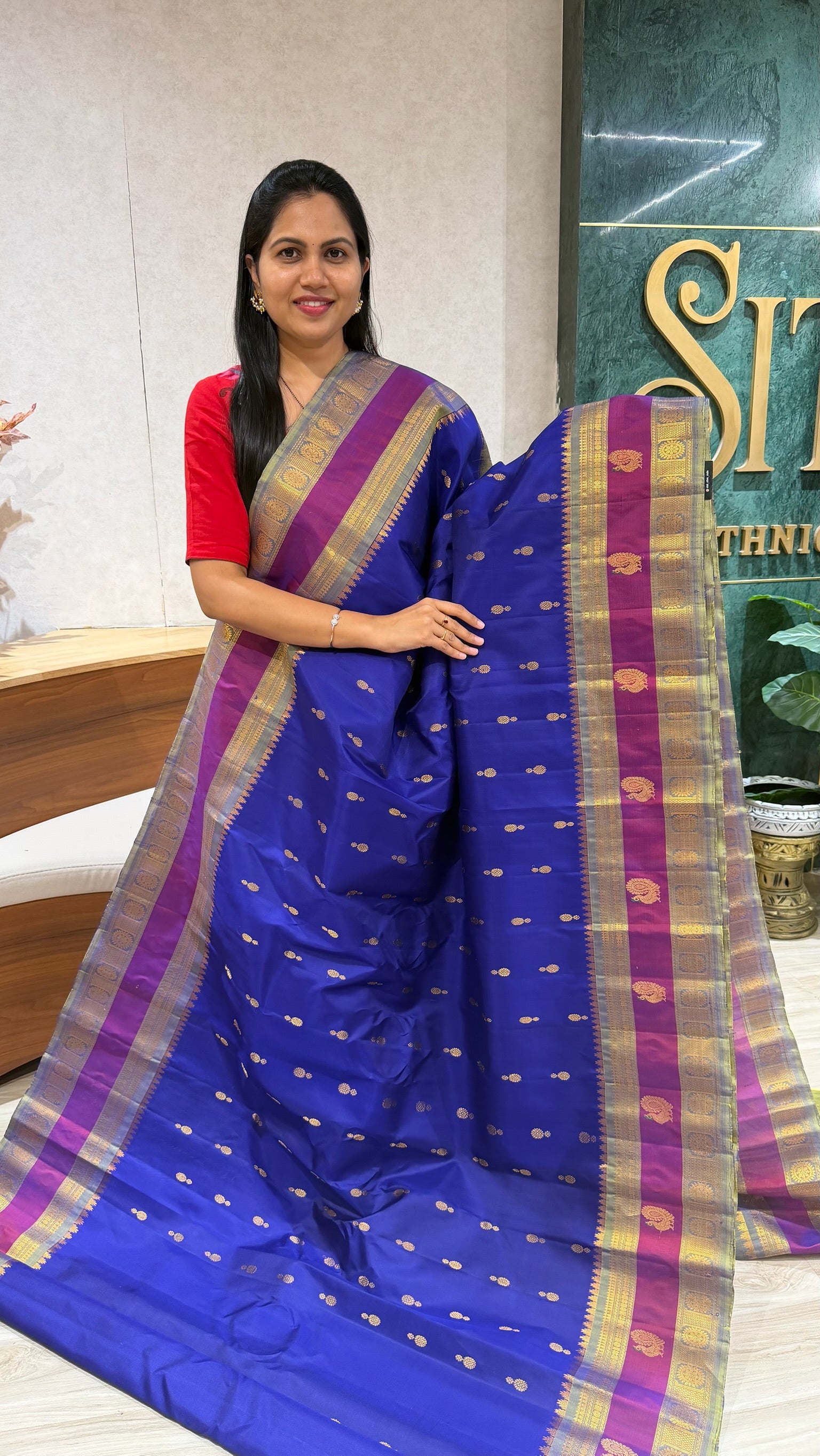 Handloom gadwal pattu