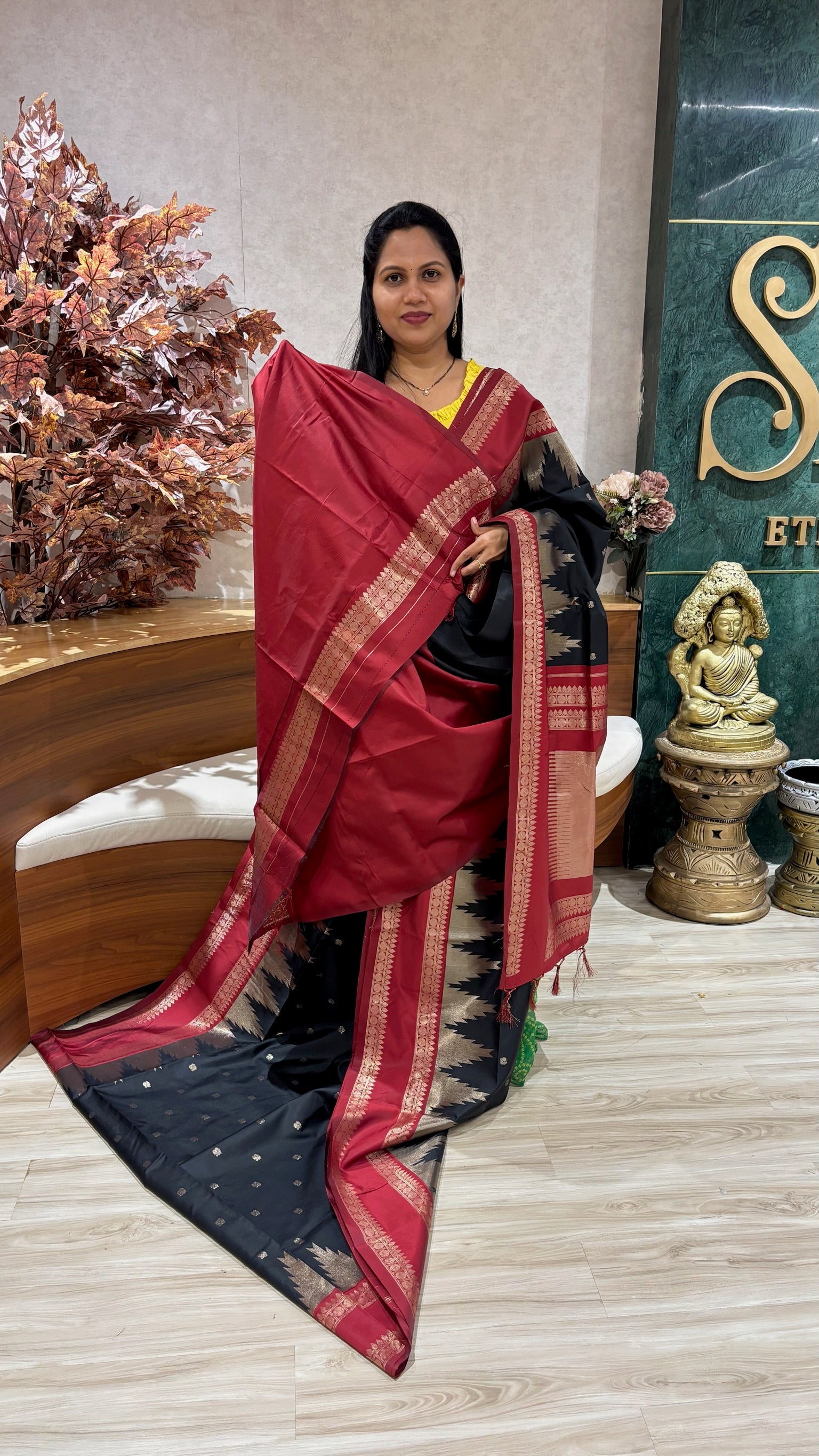 Fancy silk temple border