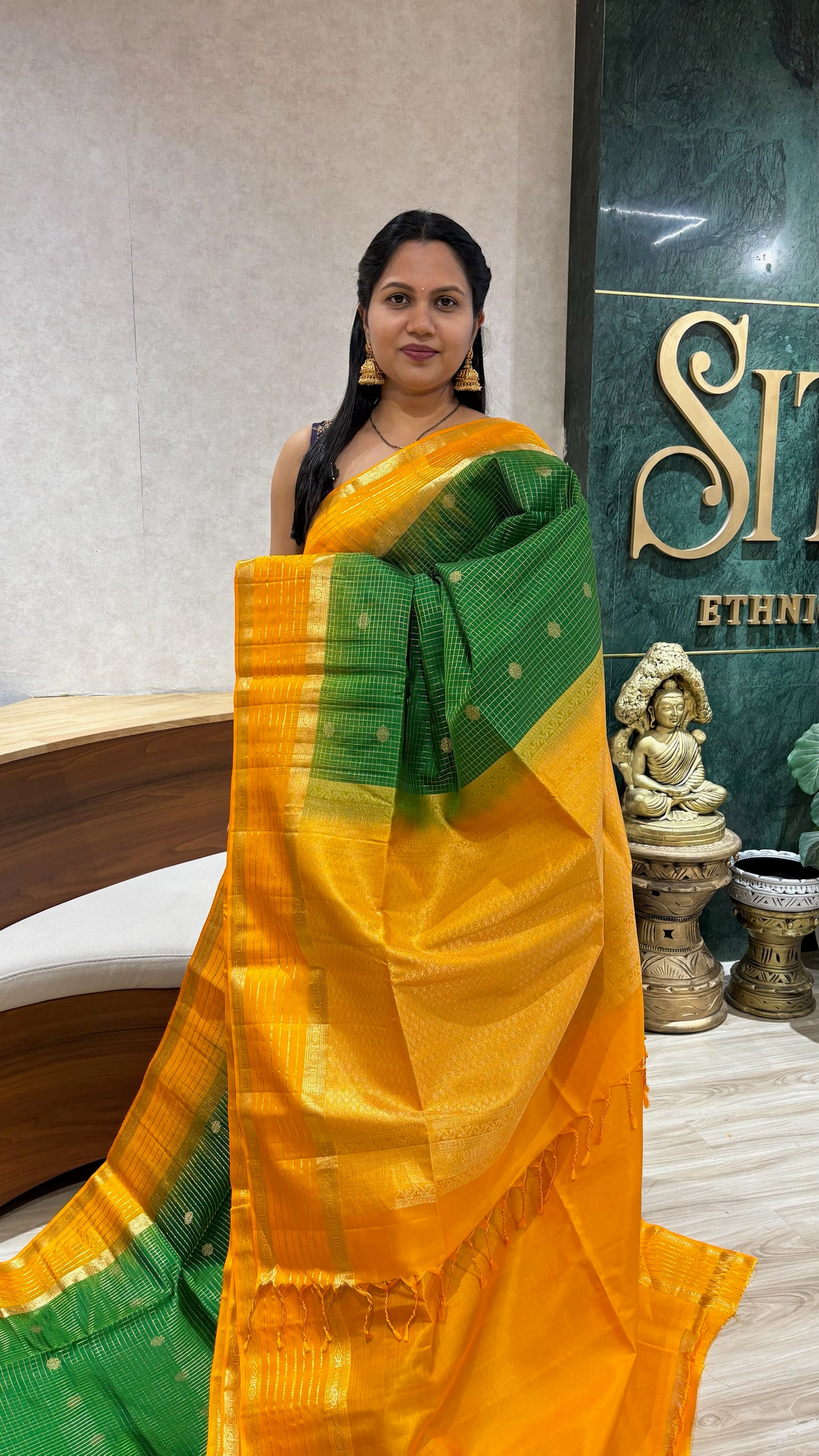 Light weight handloom Kanchi pattu greeen -yellow