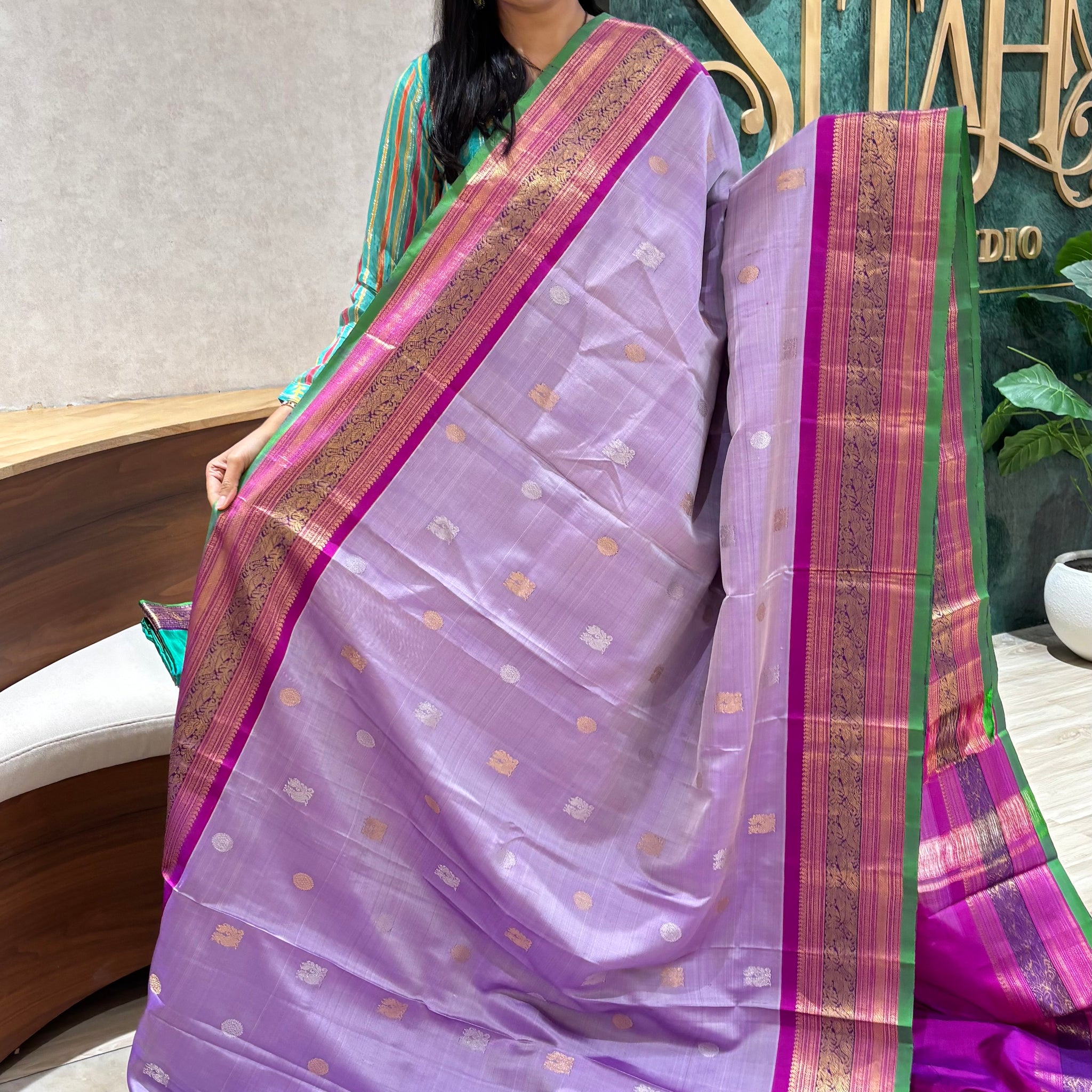 Handloom gadwal pattu