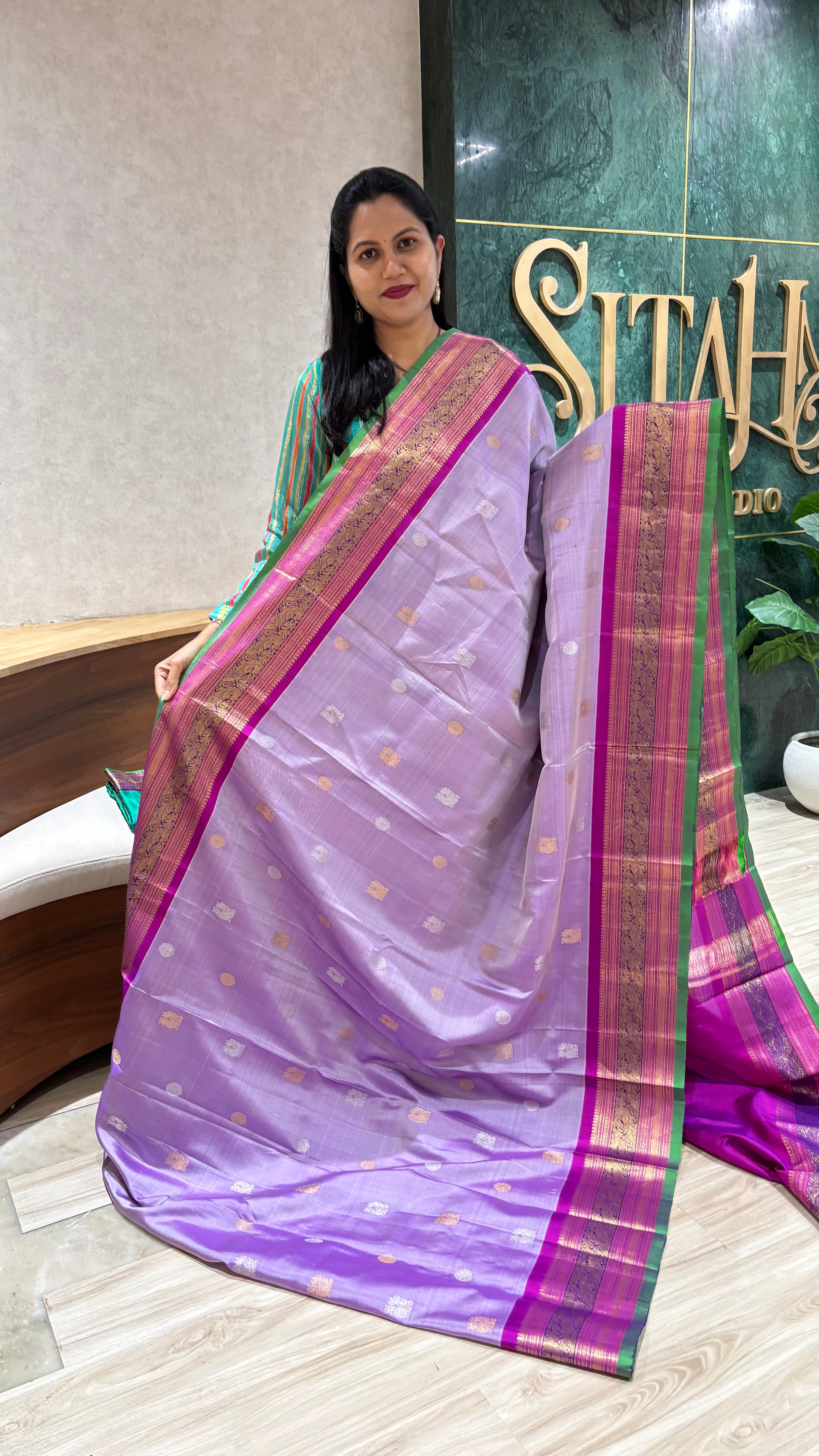Handloom gadwal pattu