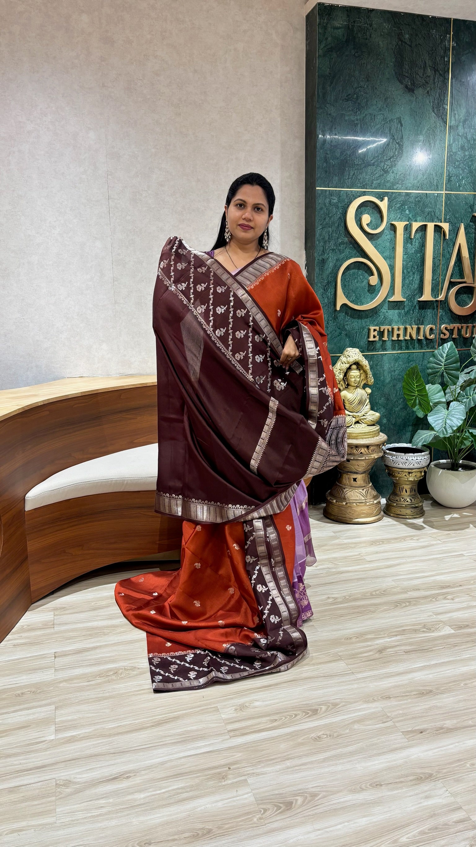 Fancy mango pattu bricke shade