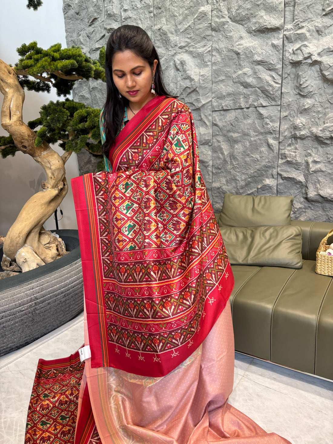 Spun patola cream red checks