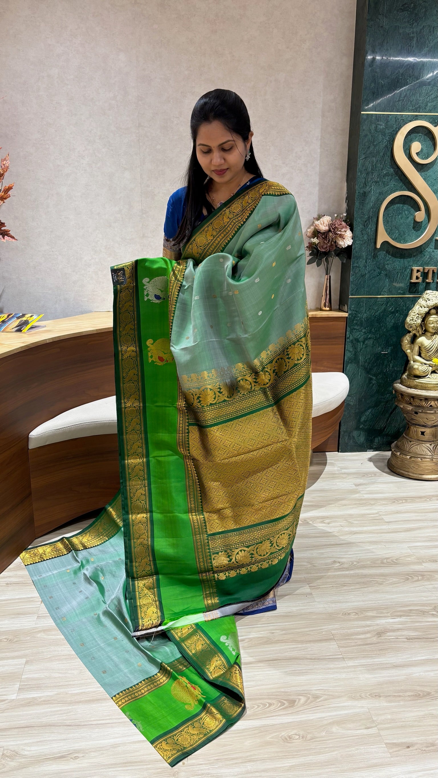 Handloom gadwal pattu