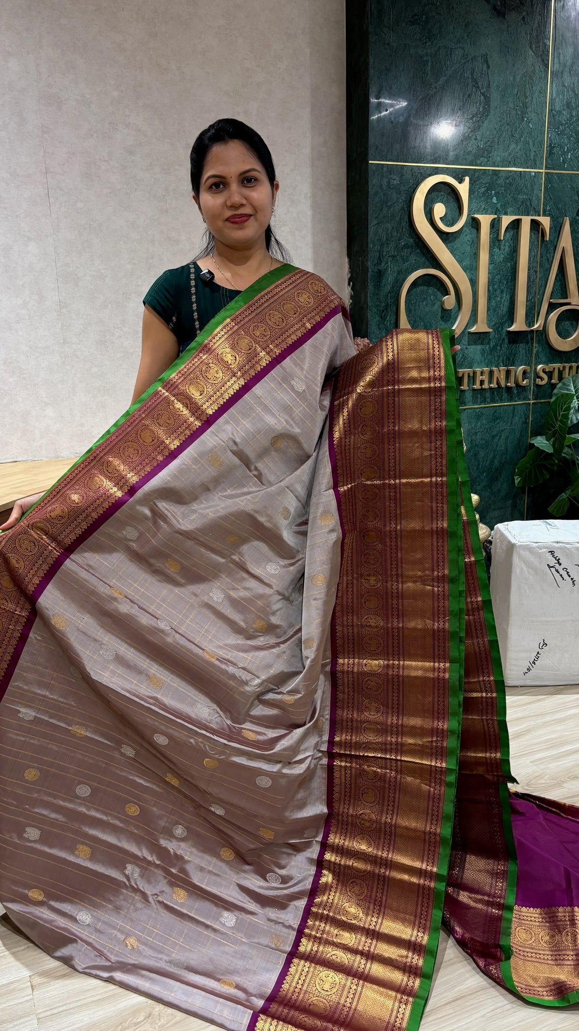 Handloom gadwal pattu