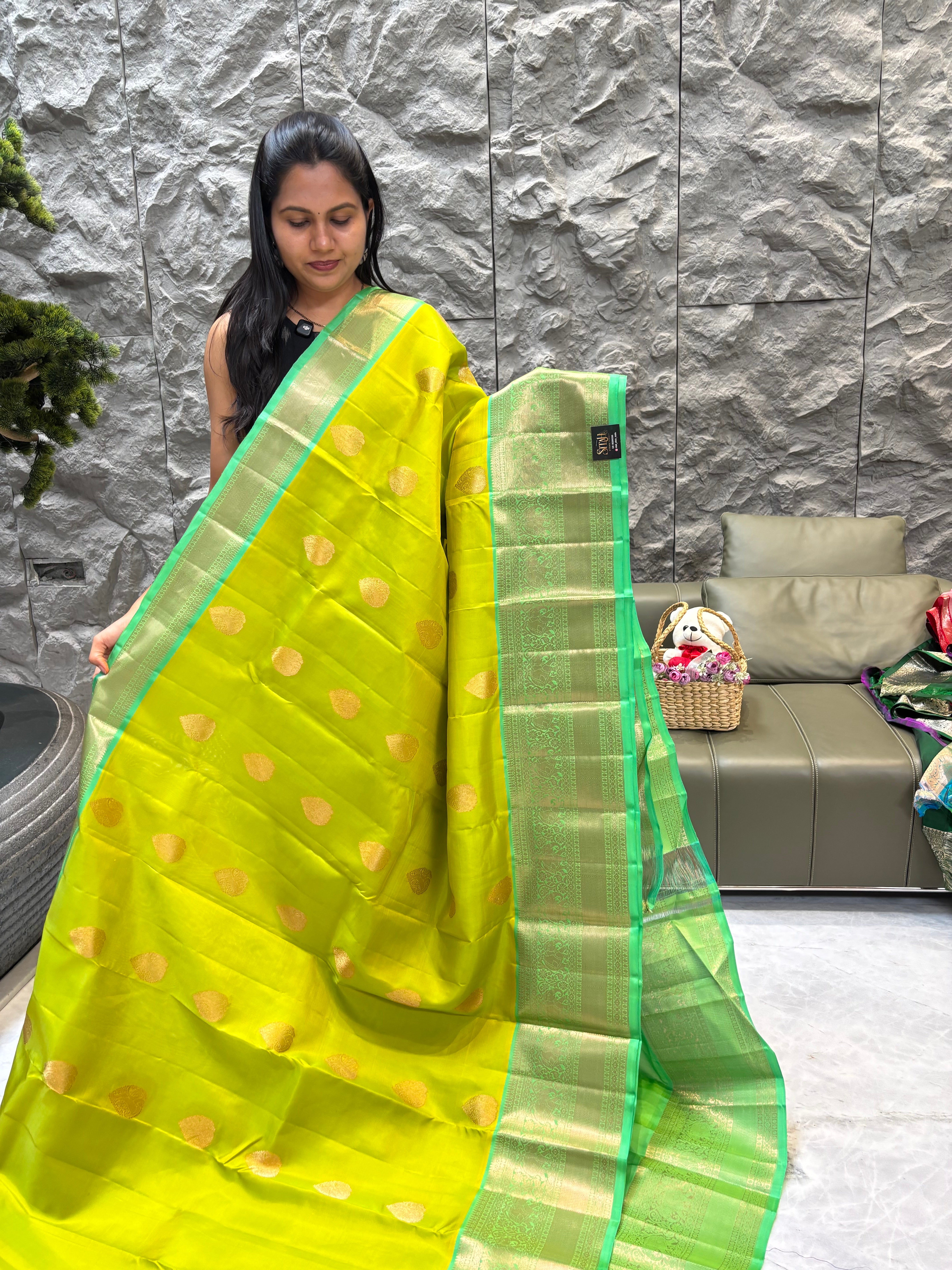 Kanchipattu parrot green -sea green