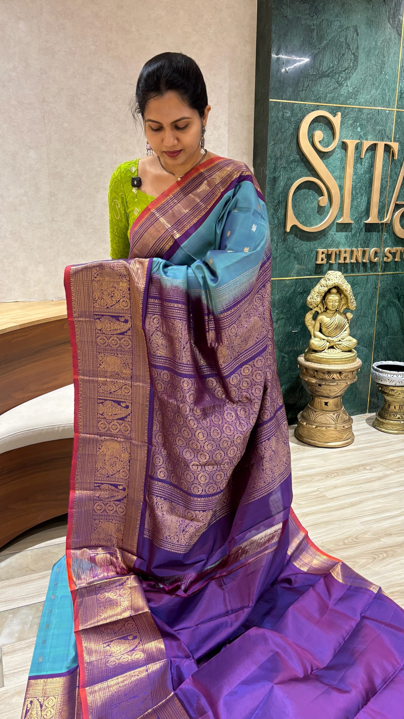 Handloom gadwal with kanchi border