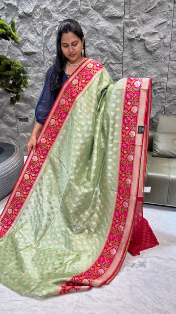 Banaras tissue green