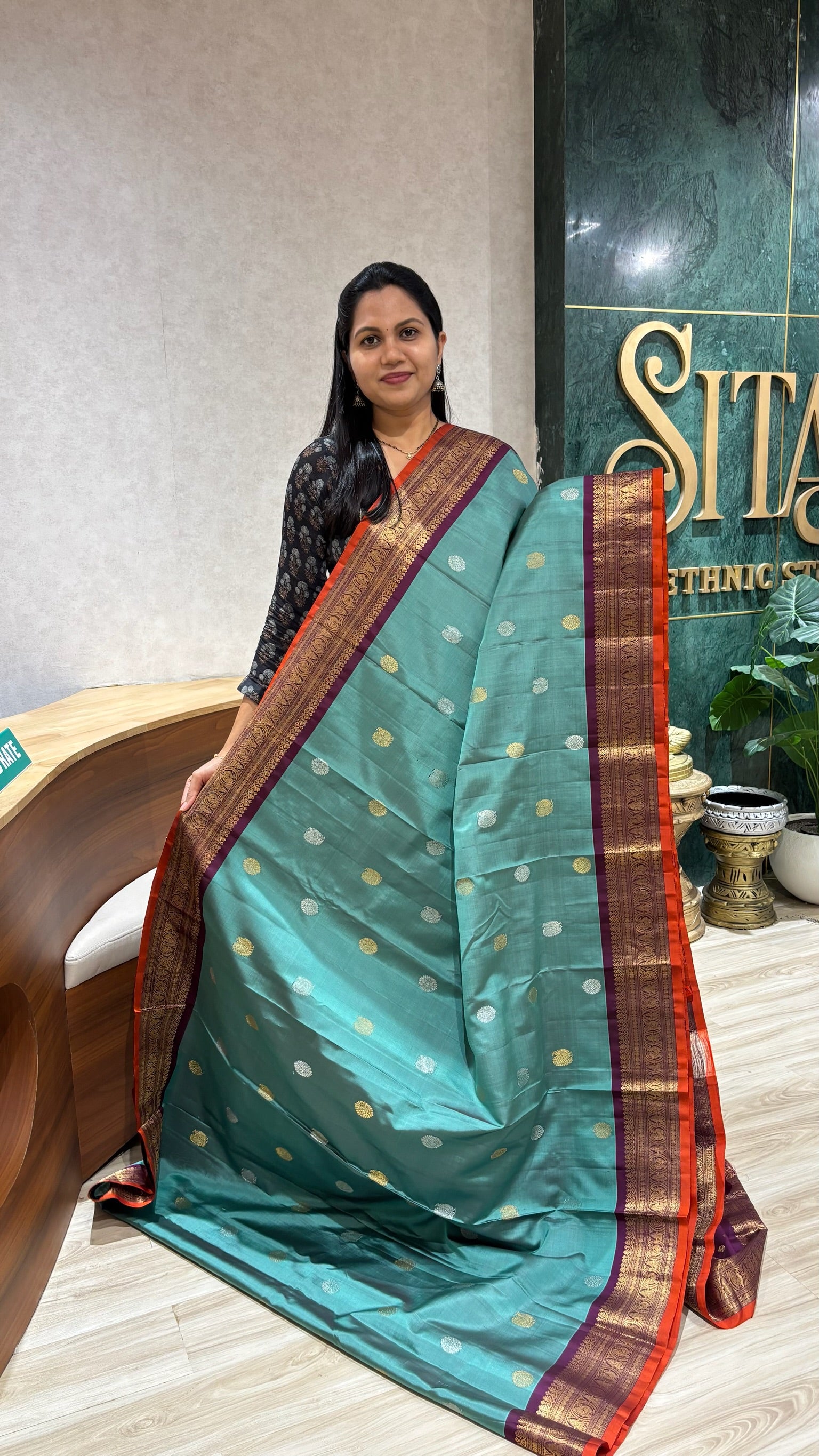 Premium gadwal pattu