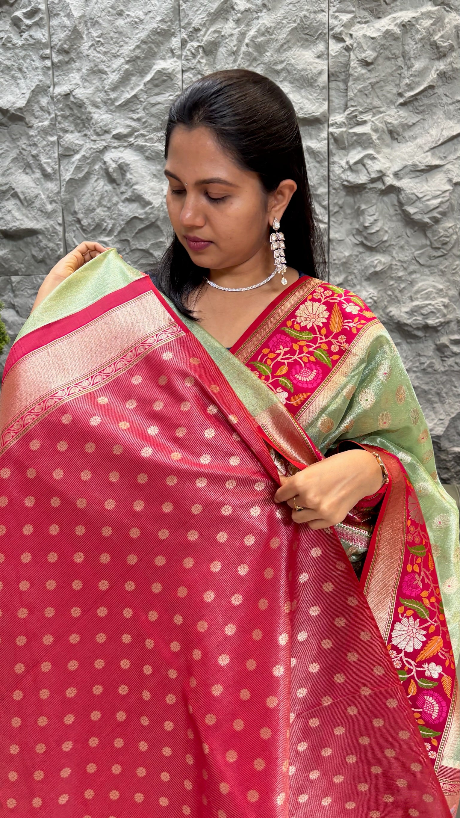 Banaras tissue green