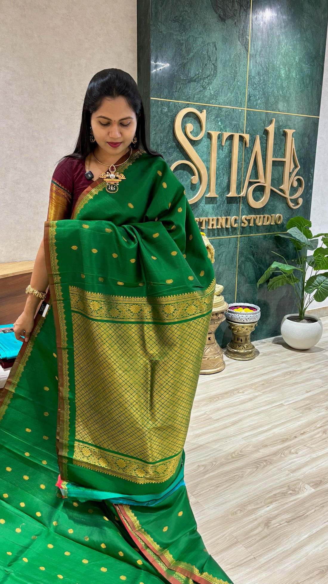 Handloom Gadwal pattu green