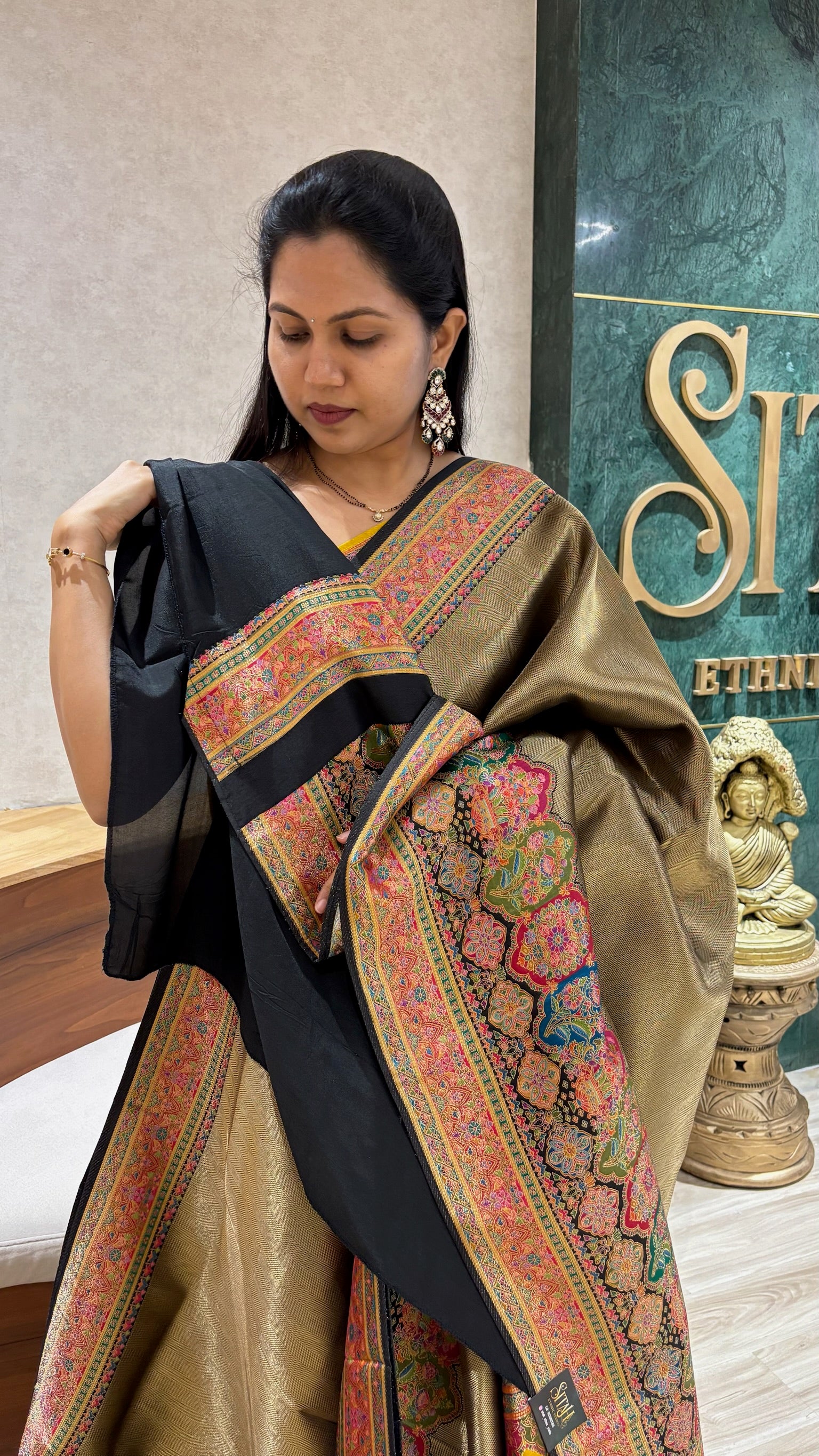 Banaras tissue pashmina black