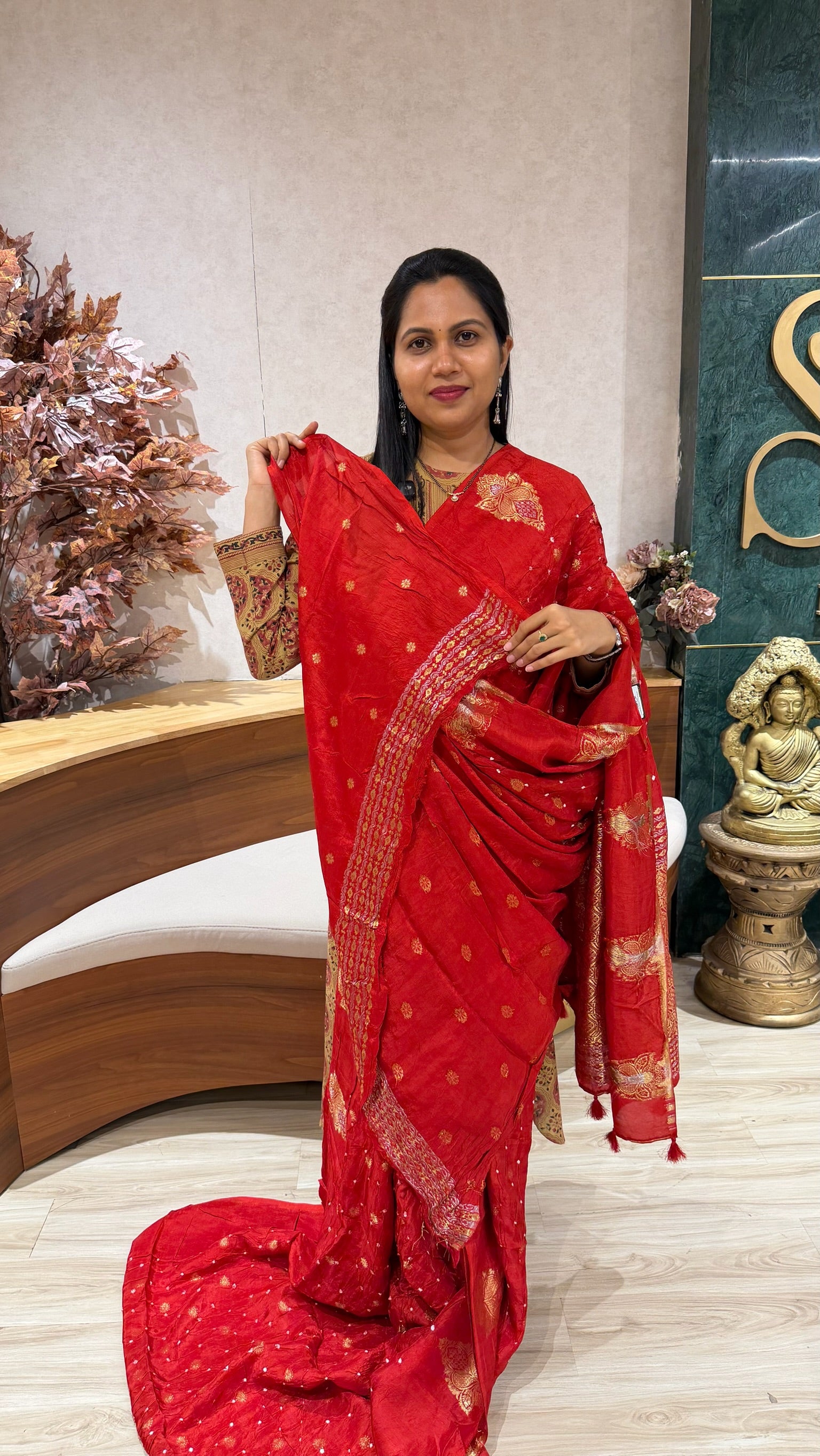 Chinon silk bandhini red