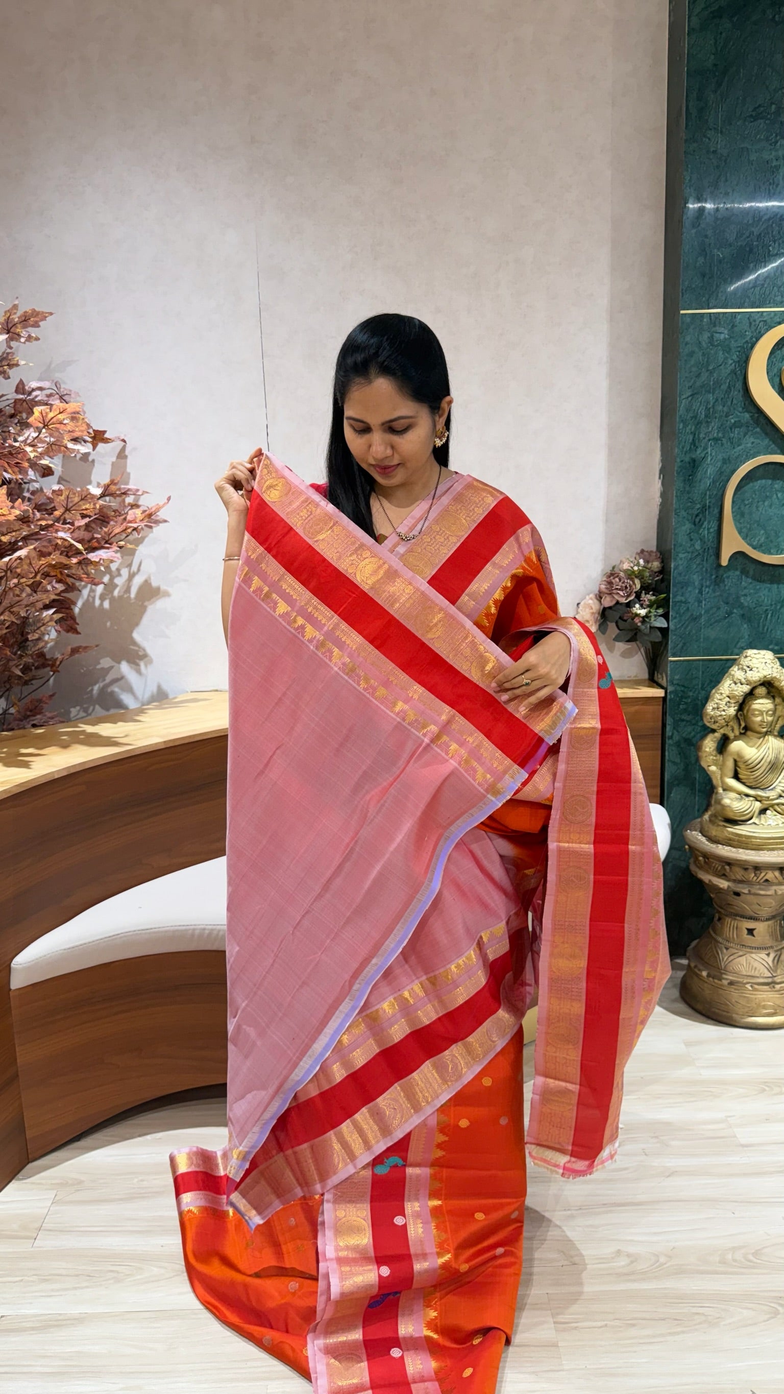 Handloom gadwal pattu