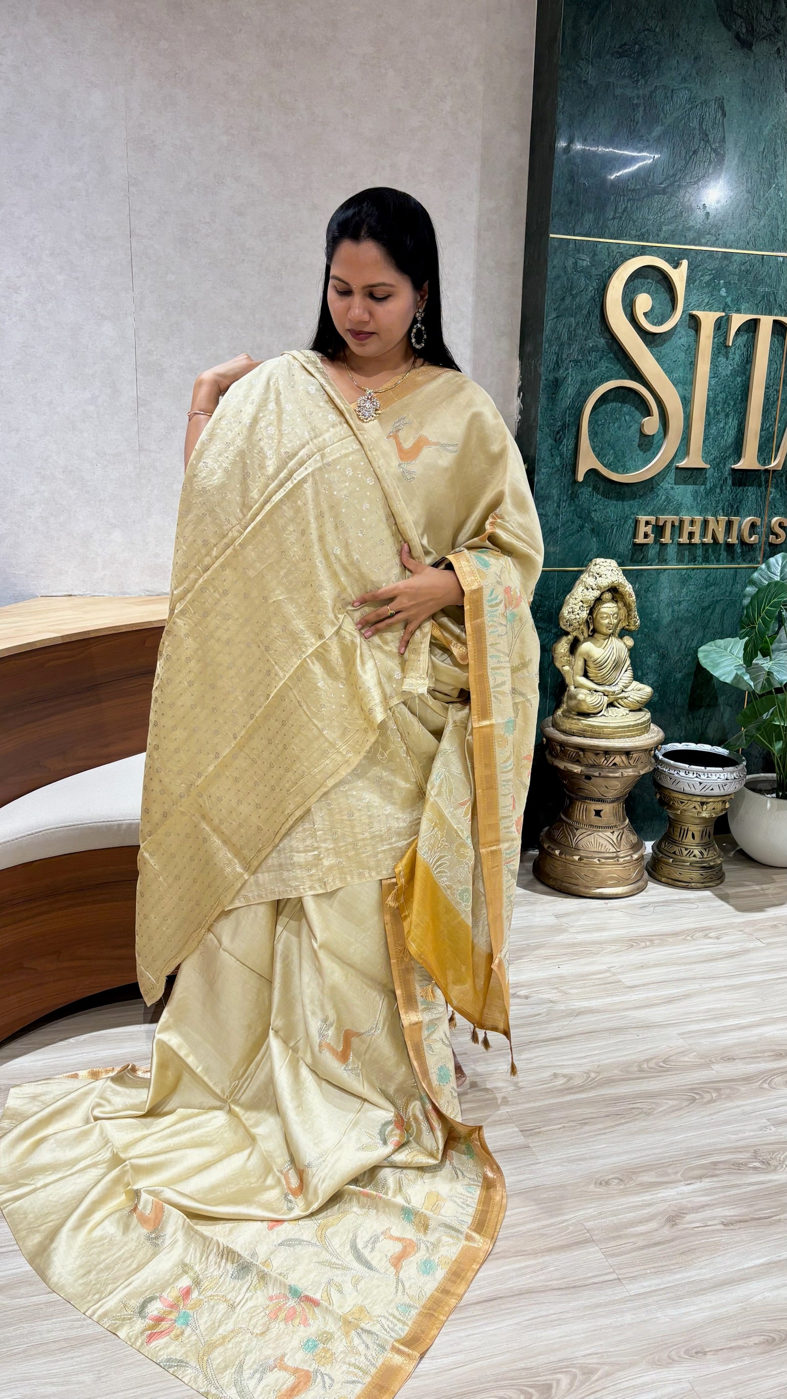 Pure Chinia hand brush embroidery