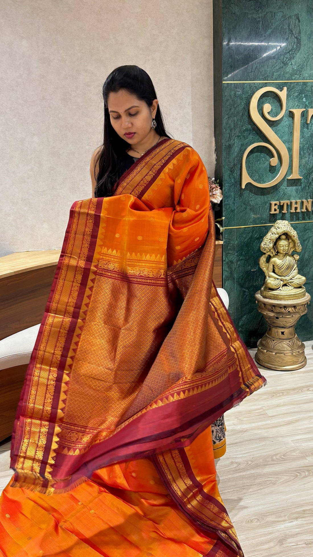 Handloom gadwal pattu orange-maroon