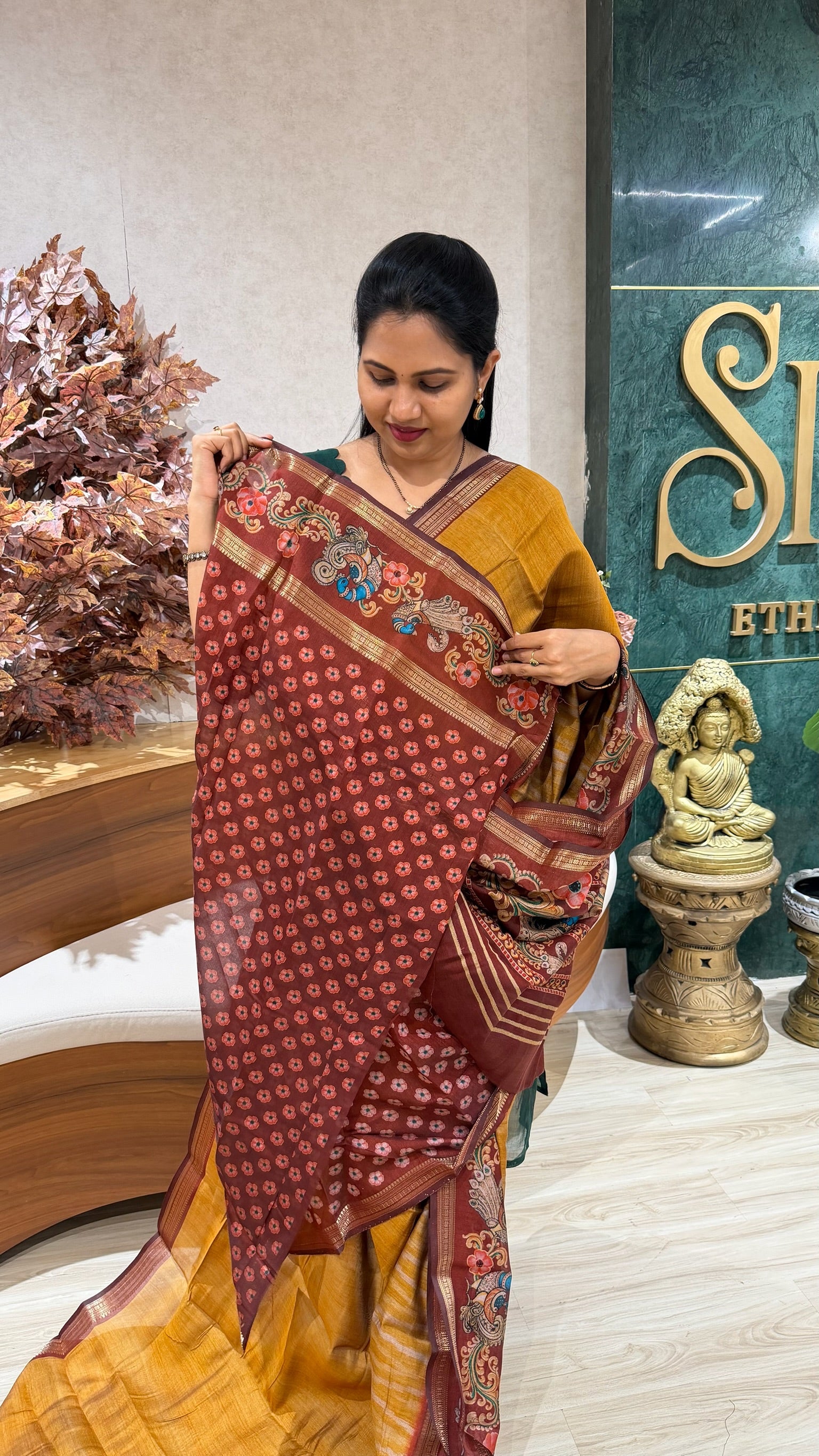 Causal drape Tanjore print