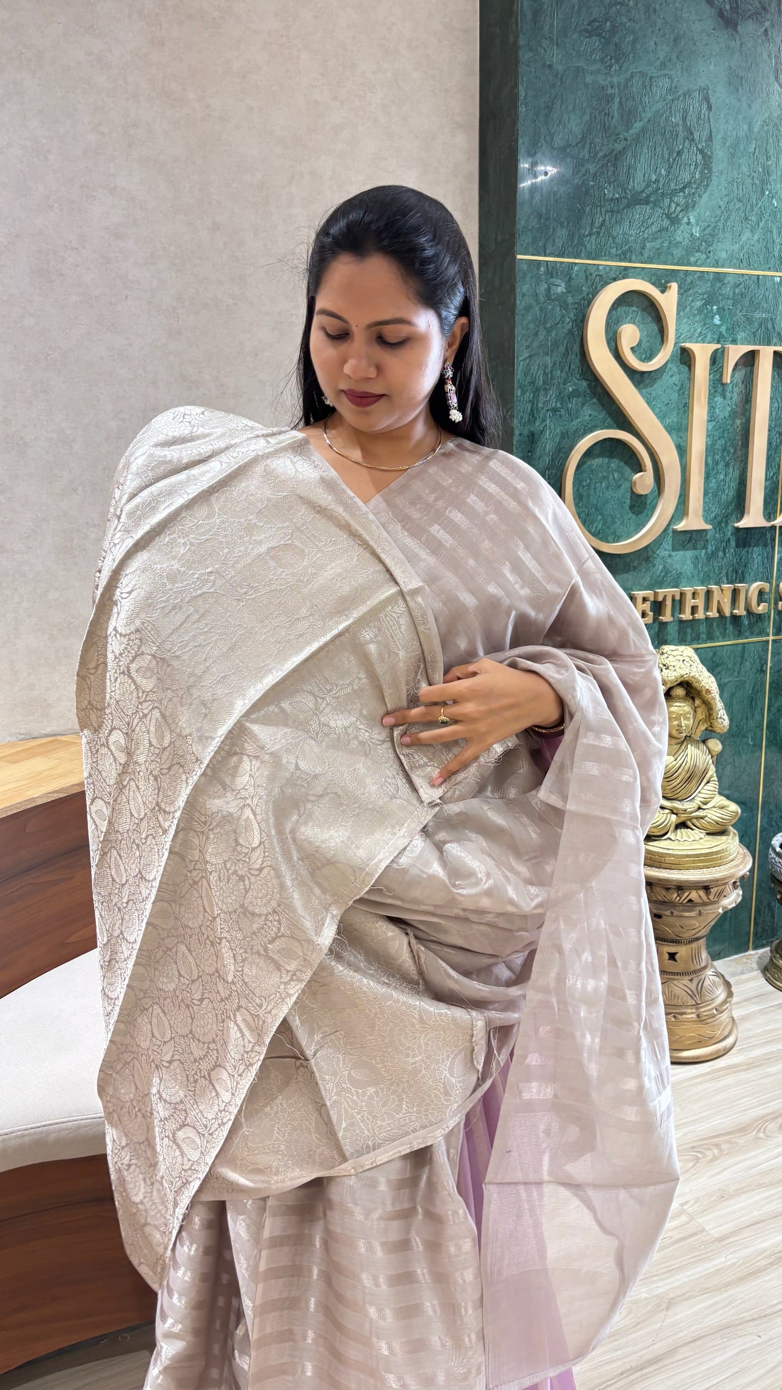 Chinia tissue brocade blouse grey