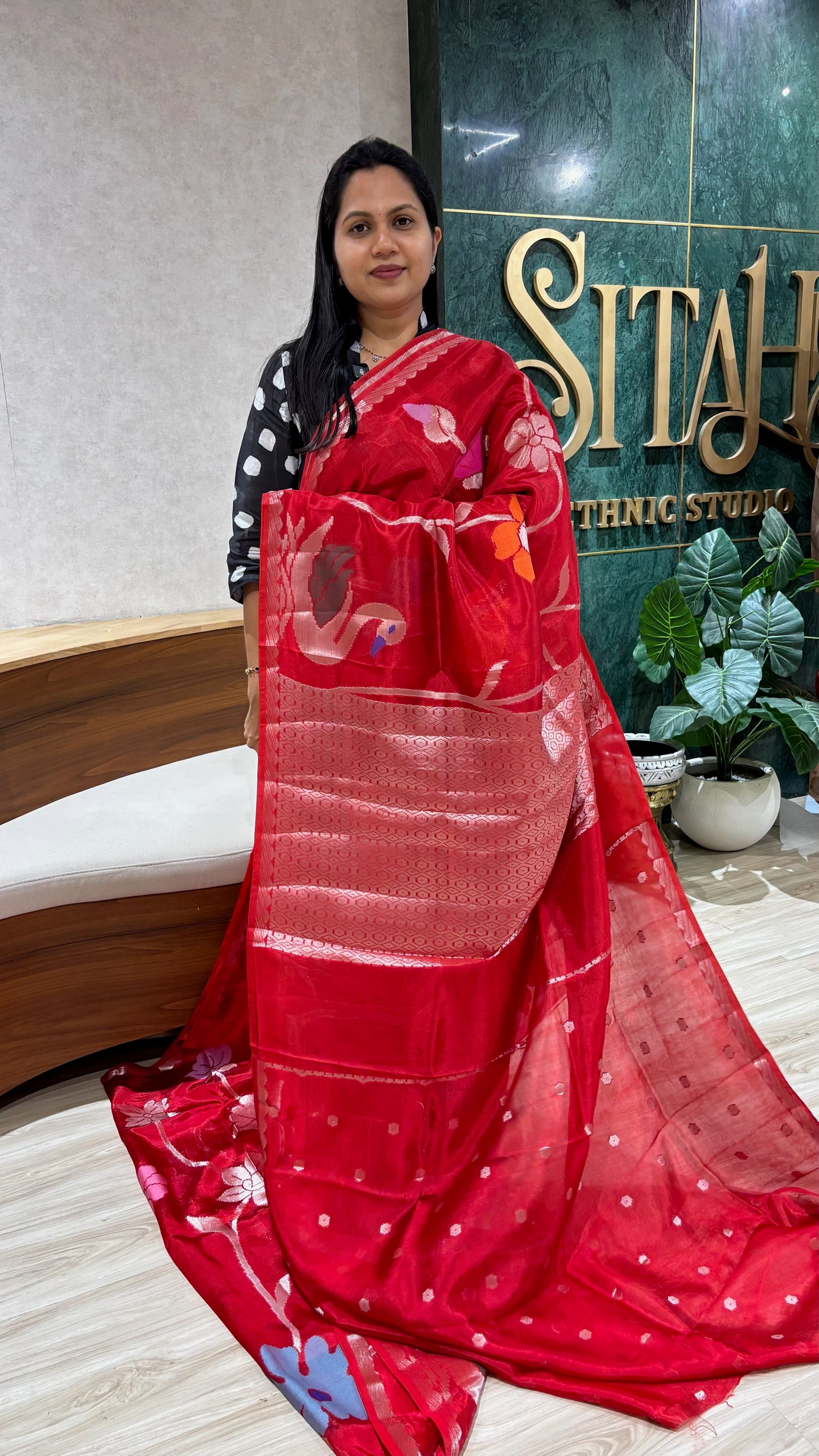 Paper silk swan design