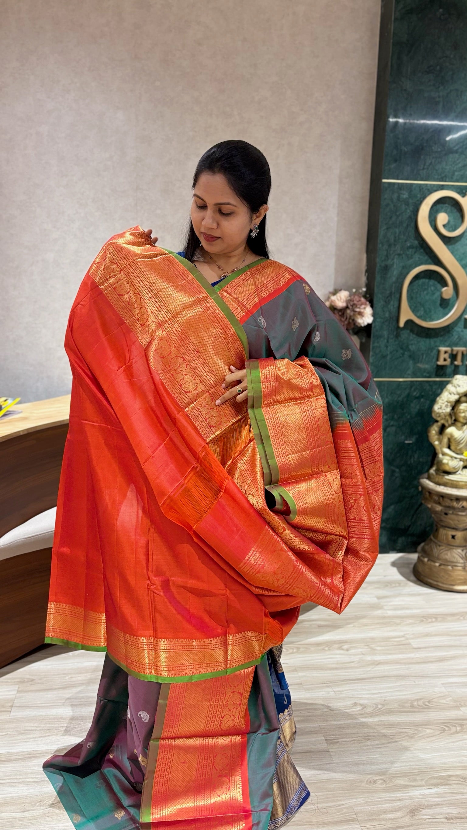 Handloom gadwal pattu