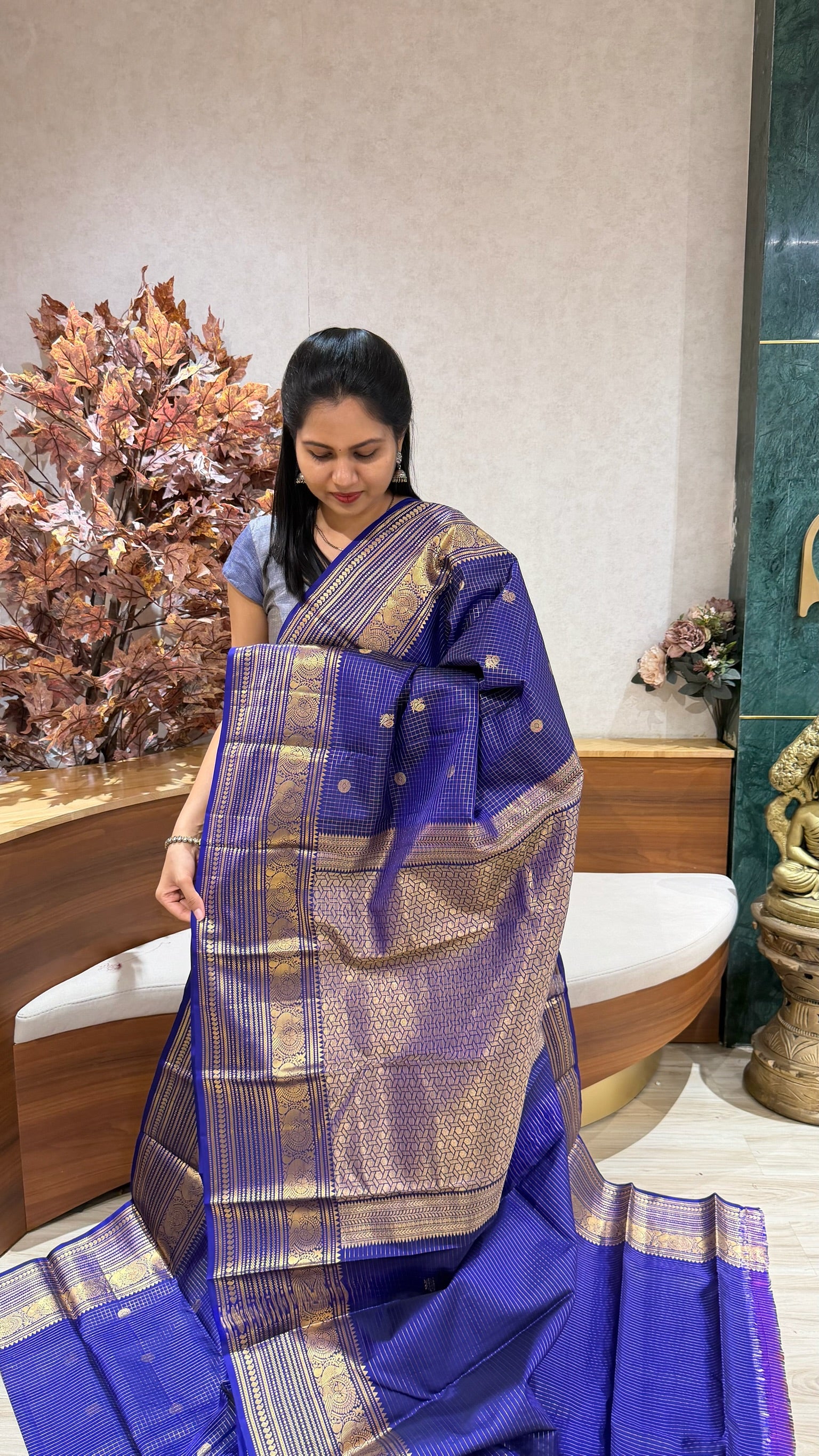 Vintage light weight pattu