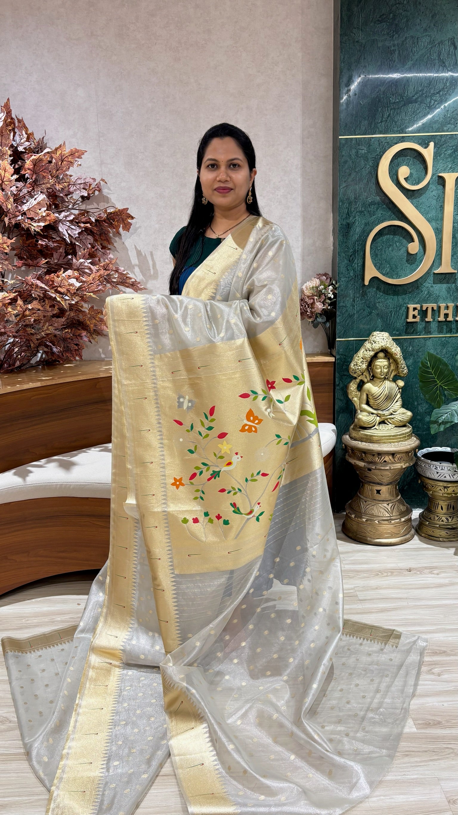 Tissue paithani silver
