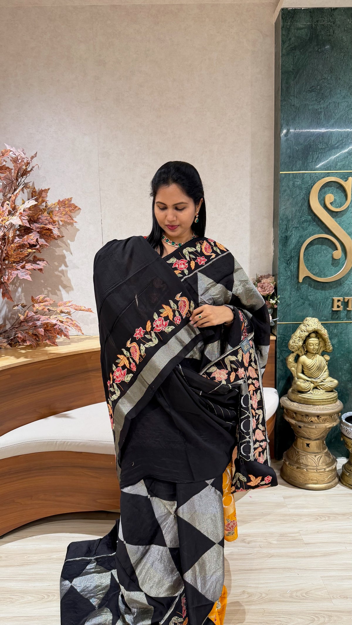 Munga Tussar embroidery