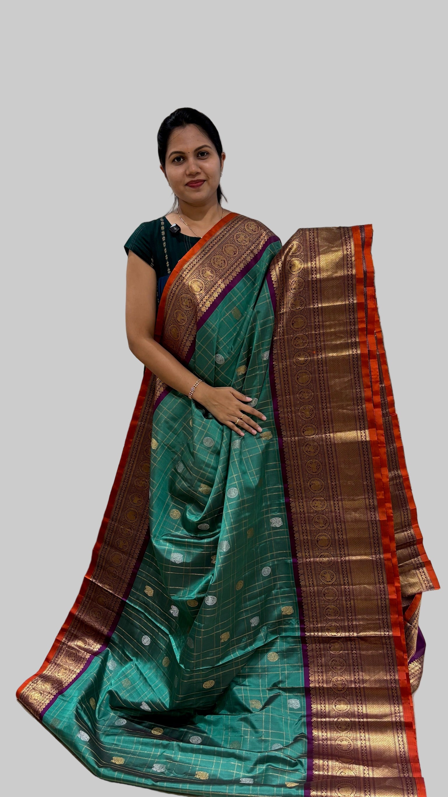 Handloom gadwal pattu