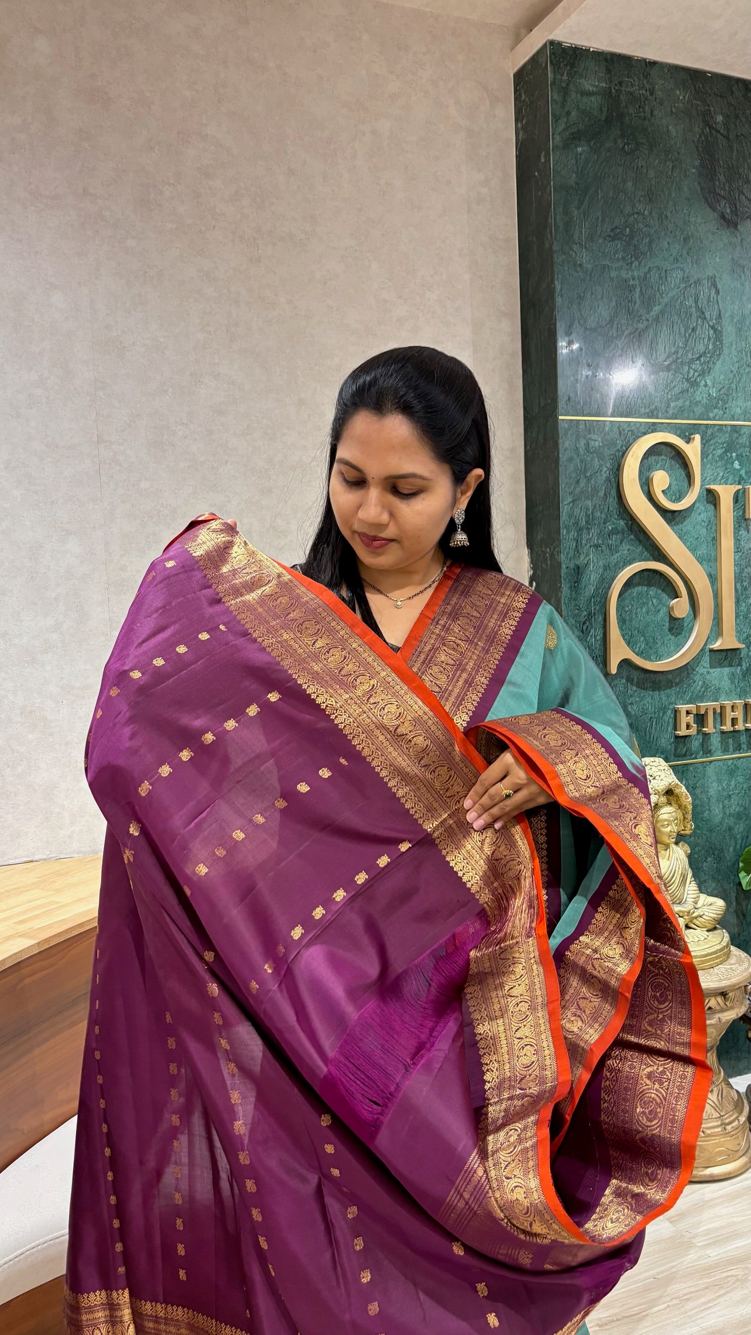 Premium gadwal pattu