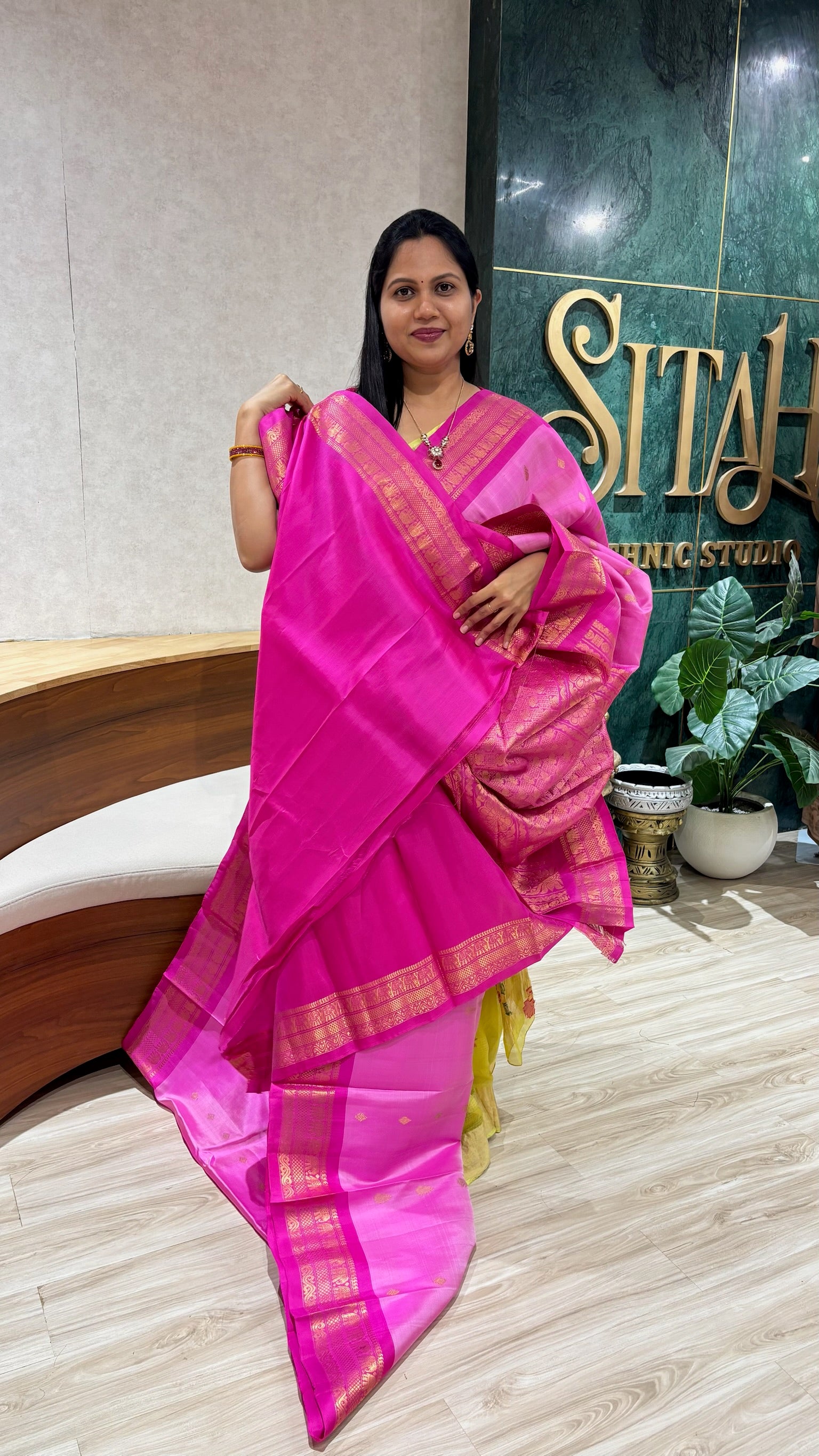 Handloom gadwal pattu