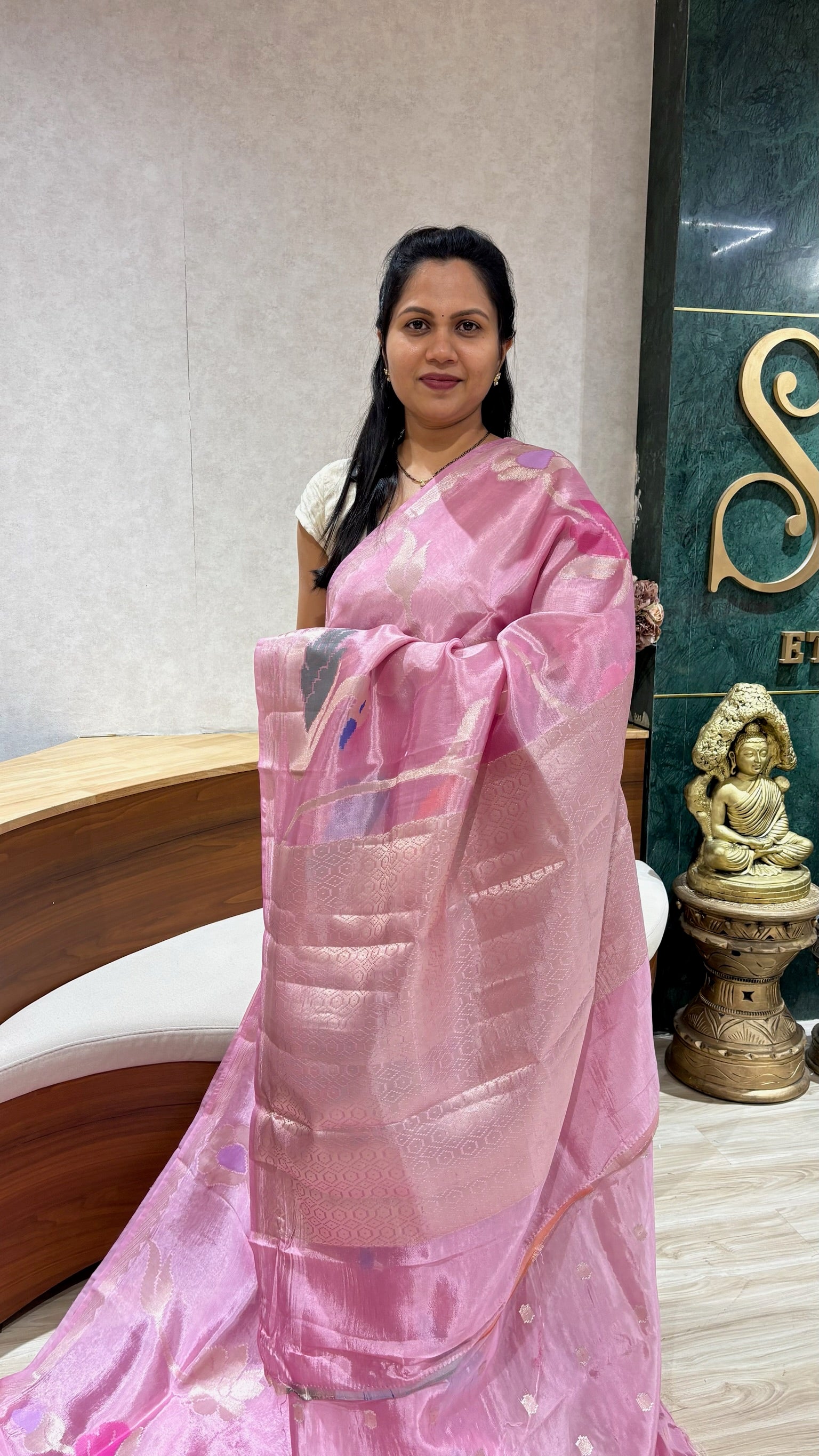 Paper silk swan all over baby pink