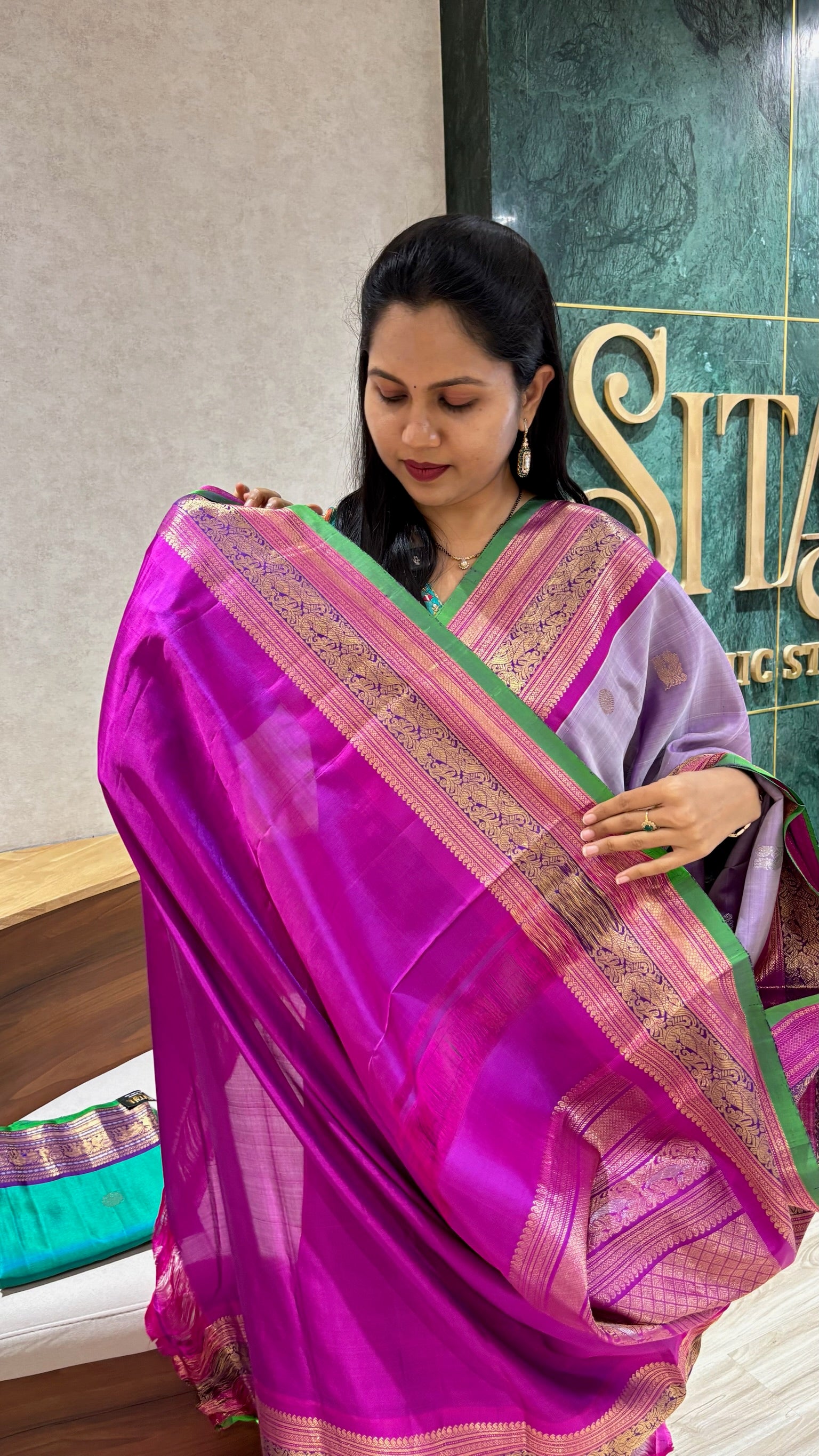 Handloom gadwal pattu