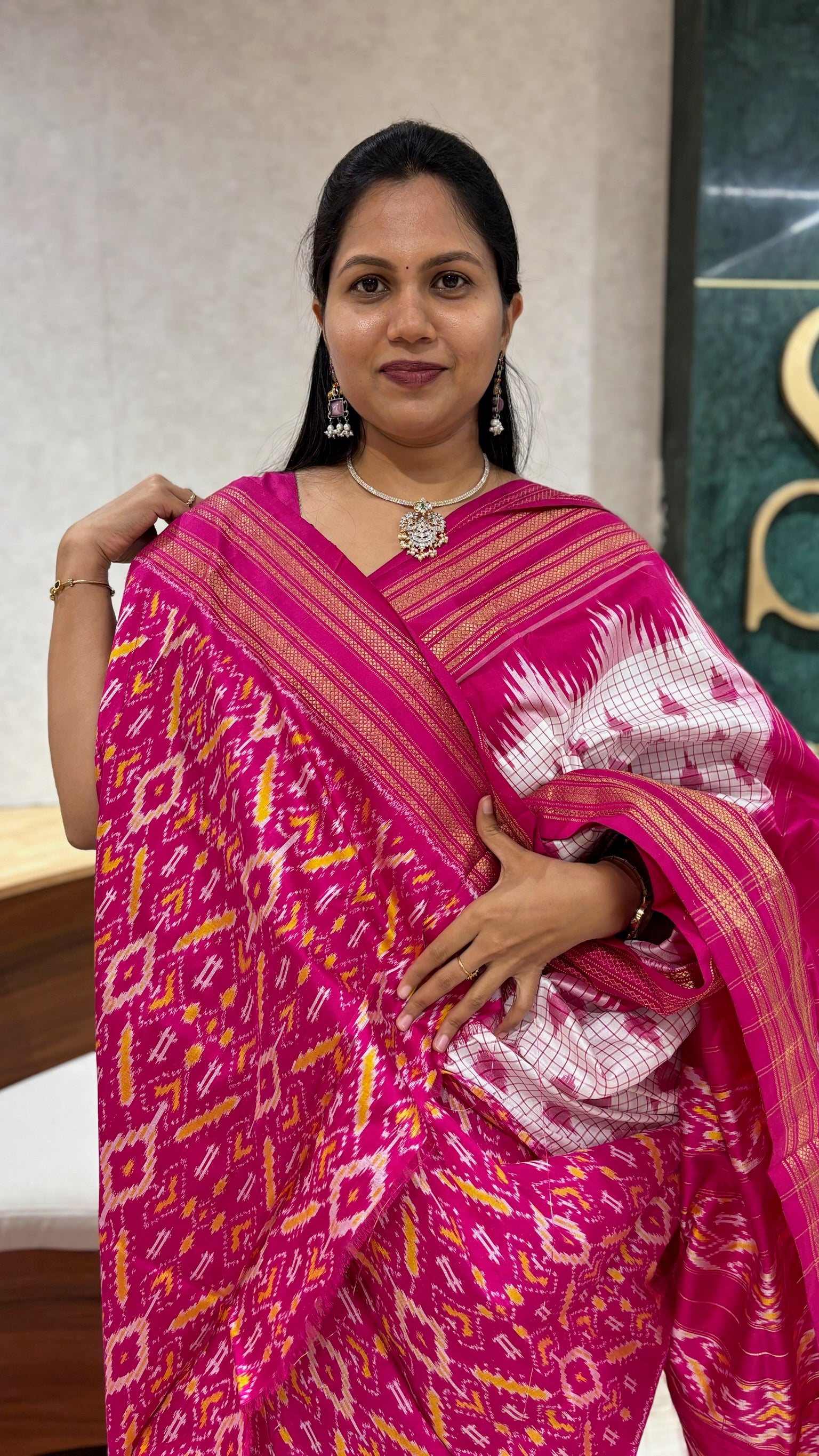 Handloom ikkat pattu