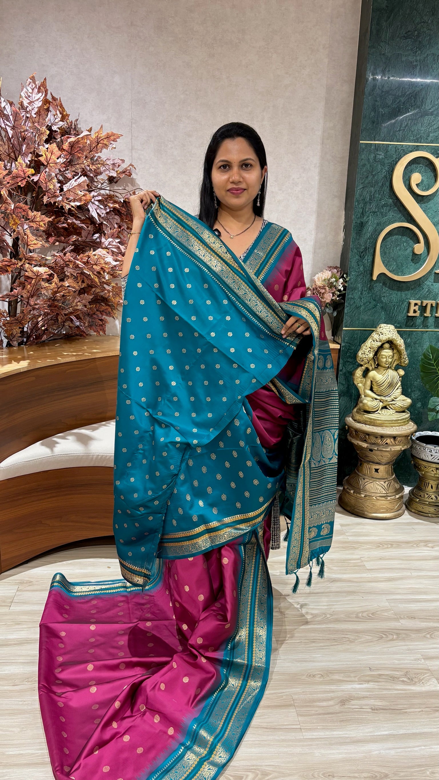 Fancy silk temple border