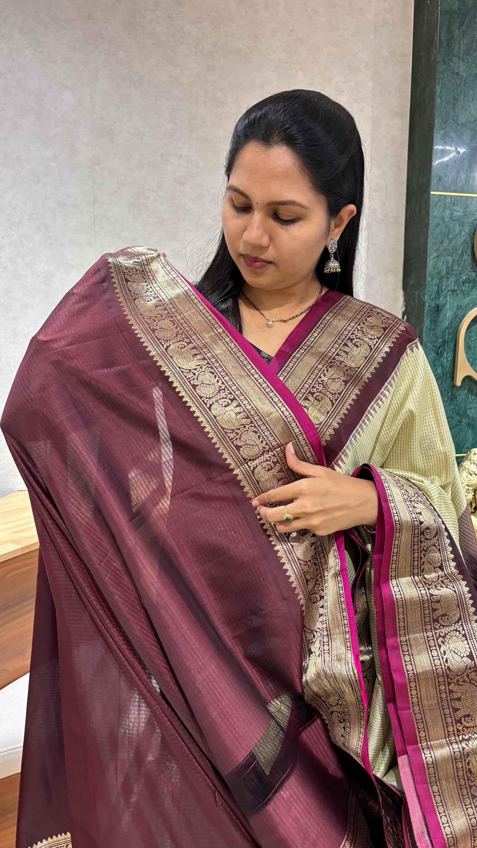 Premium Gadwal pattu