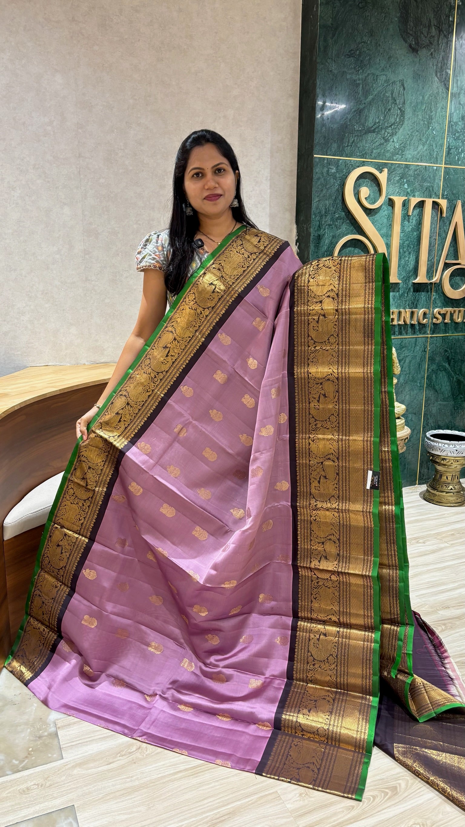 Handloom gadwal pattu