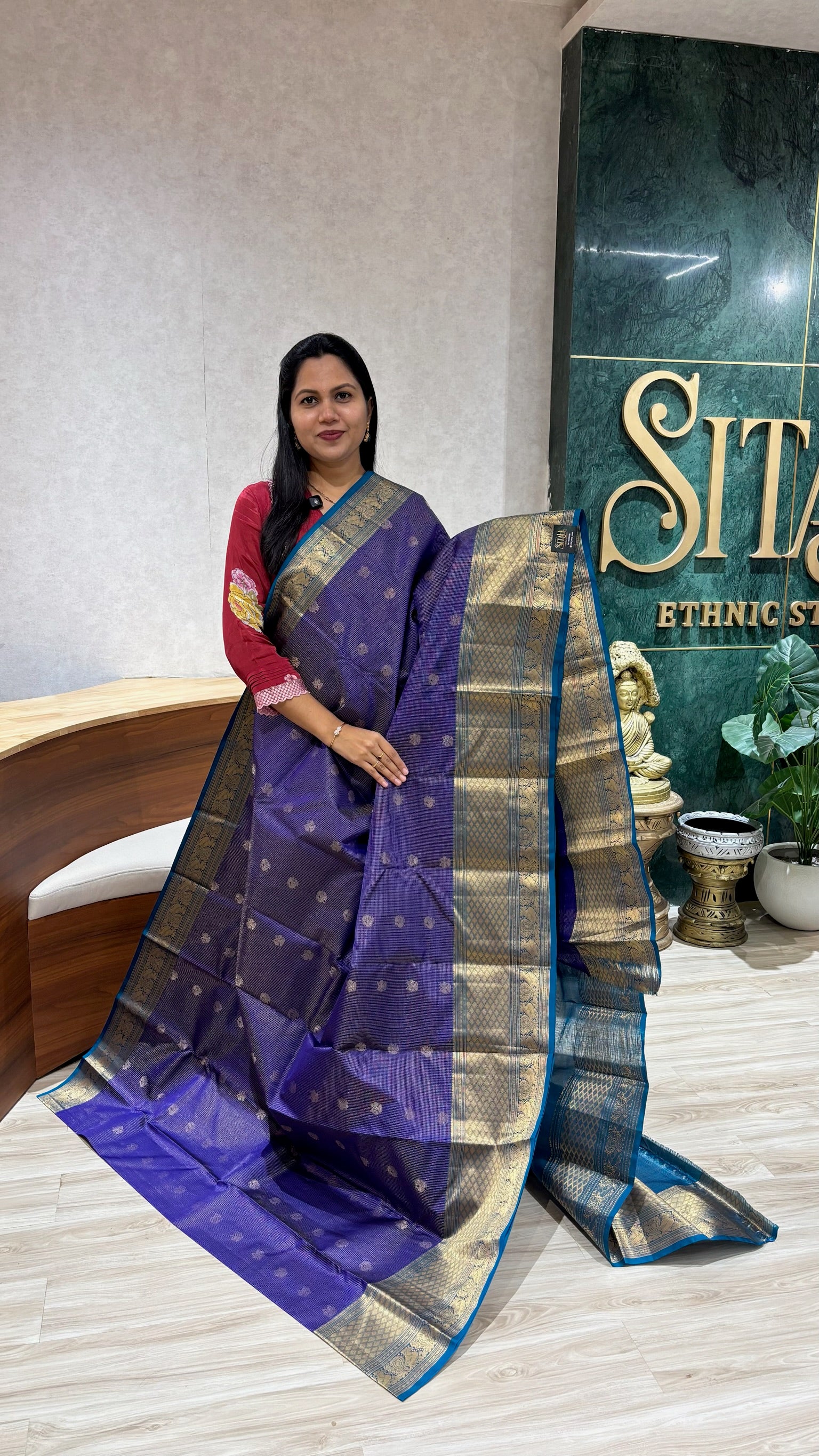 Light weight kanchi pattu