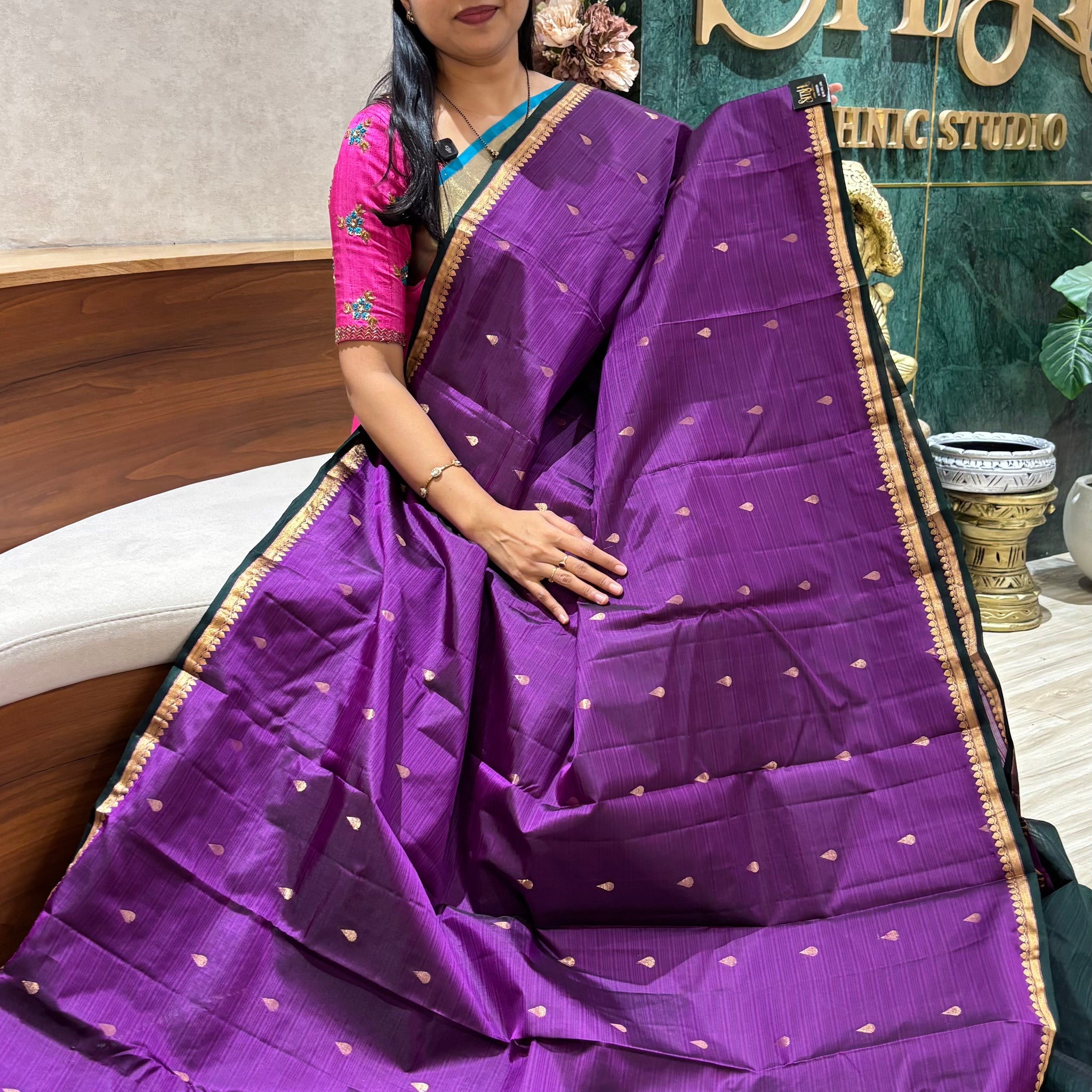 Kanchi pattu small border