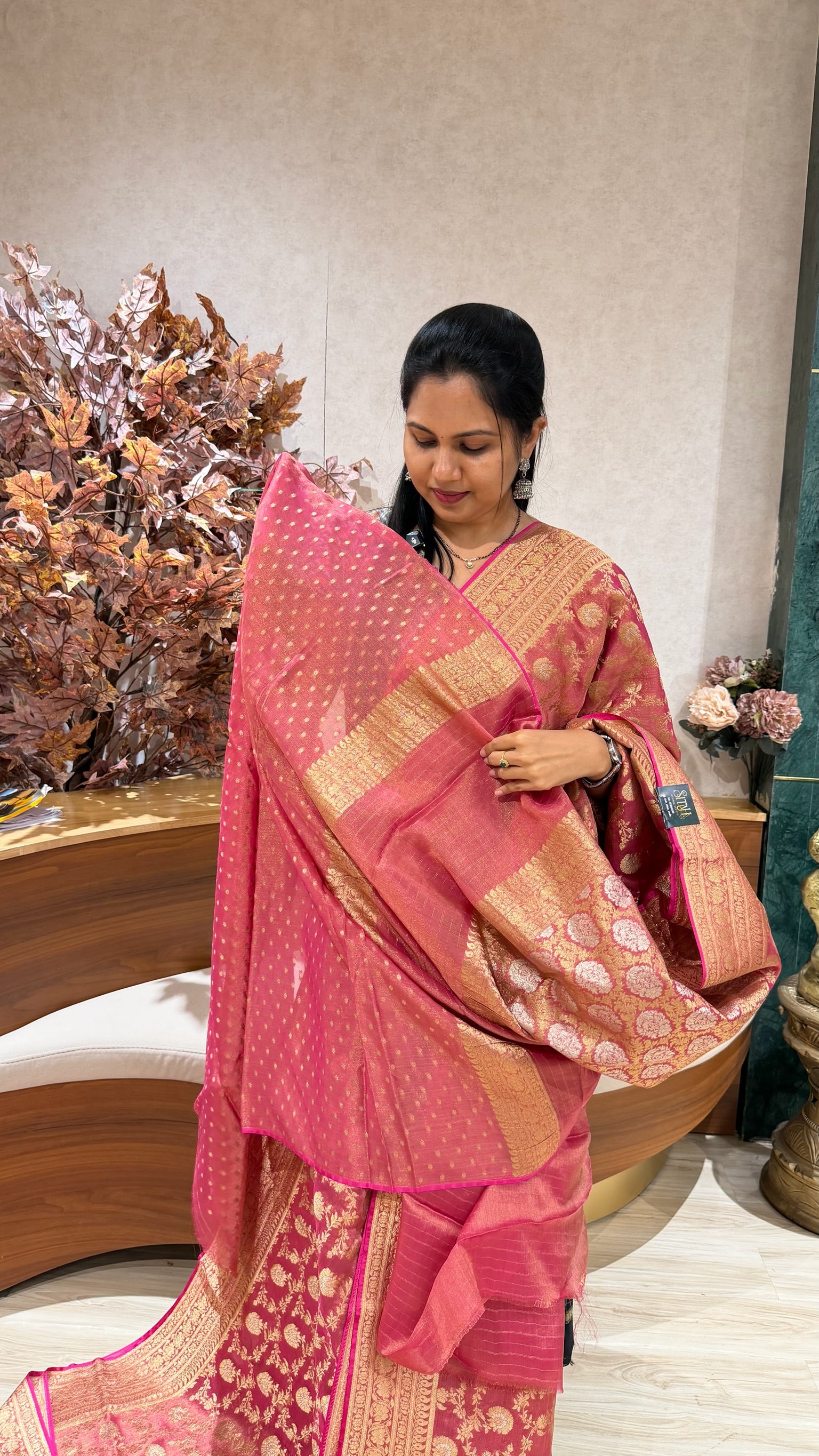 Tissue Banaras all over pink