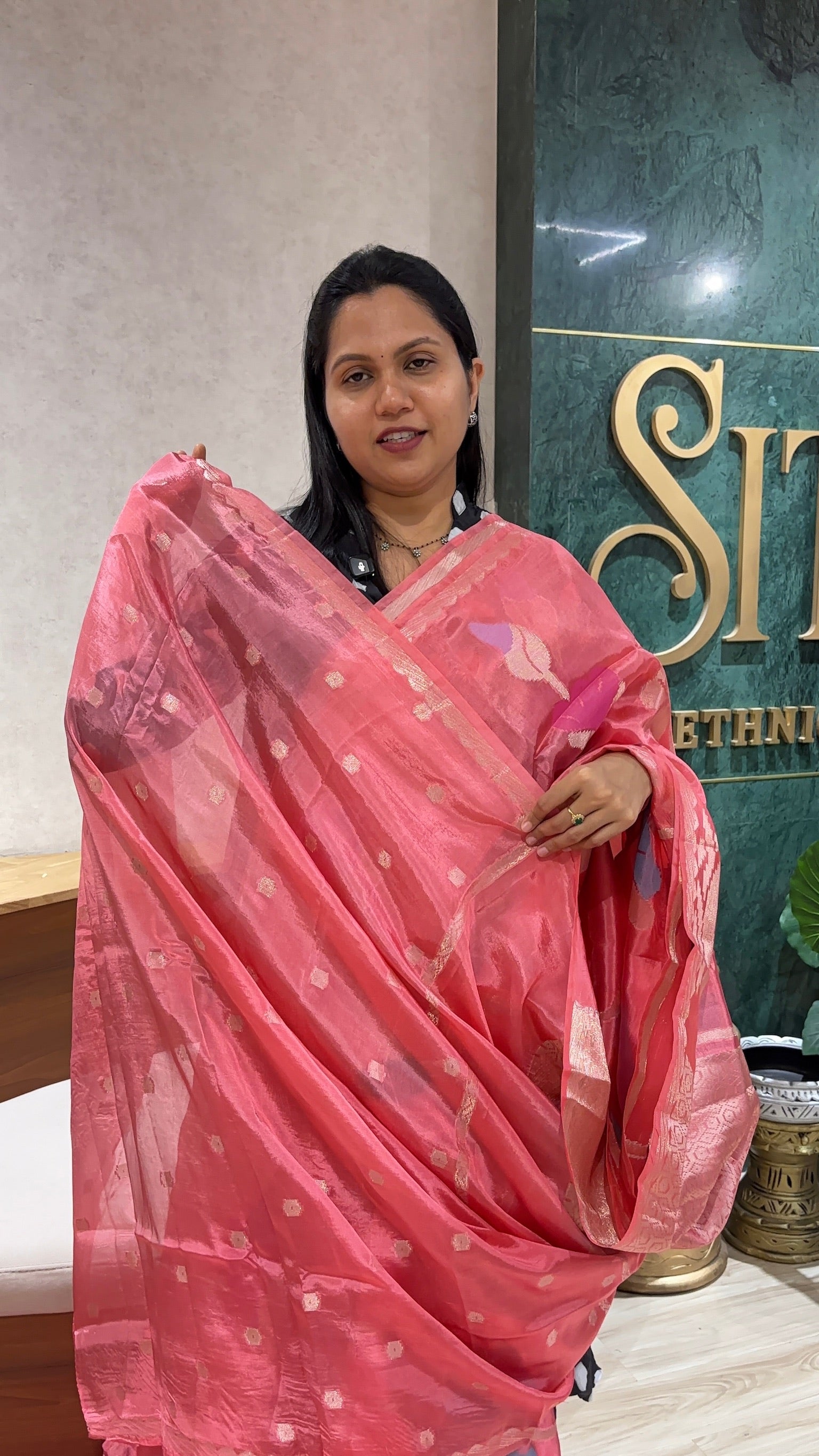 Paper silk swan design