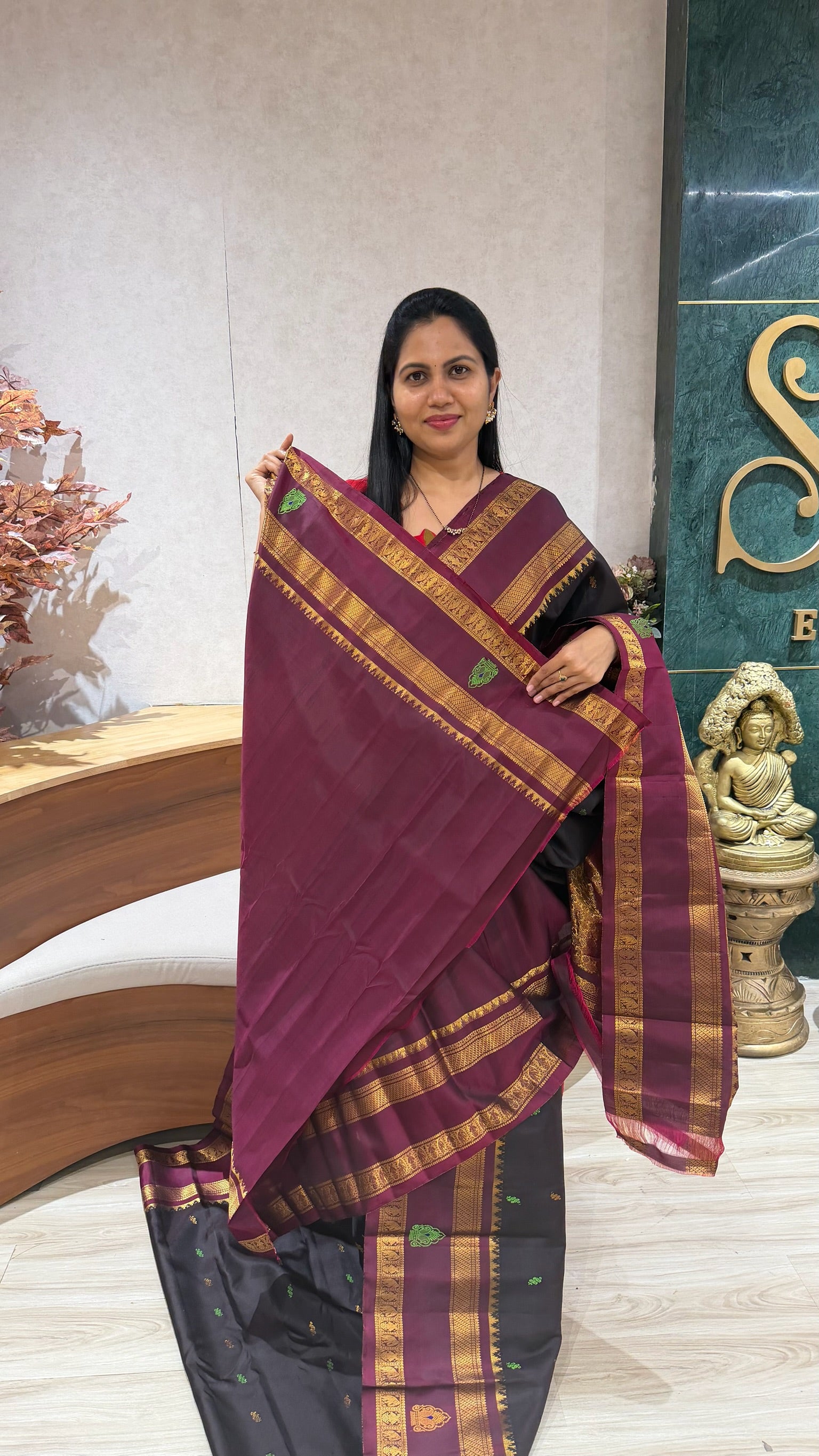 Handloom gadwal pattu