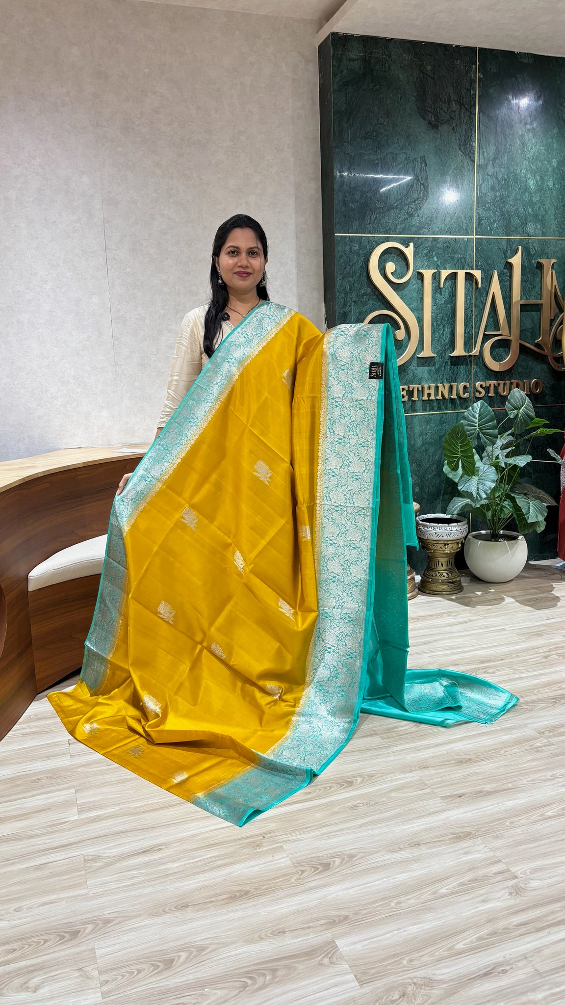 Handloom mango pattu