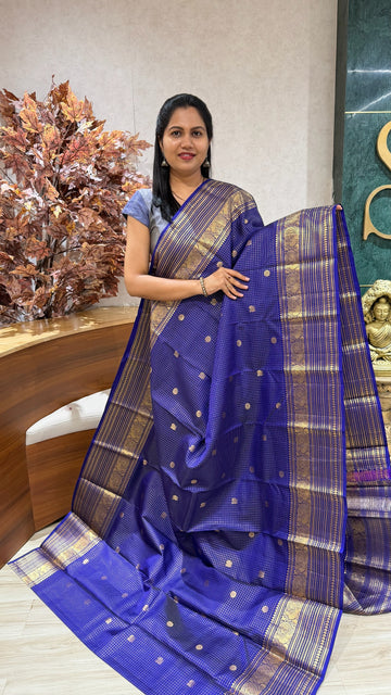 Vintage light weight pattu