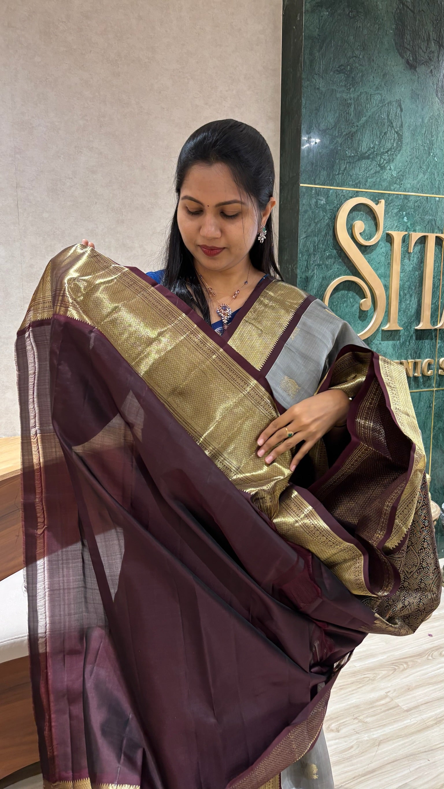 Light weight kanchi pattu