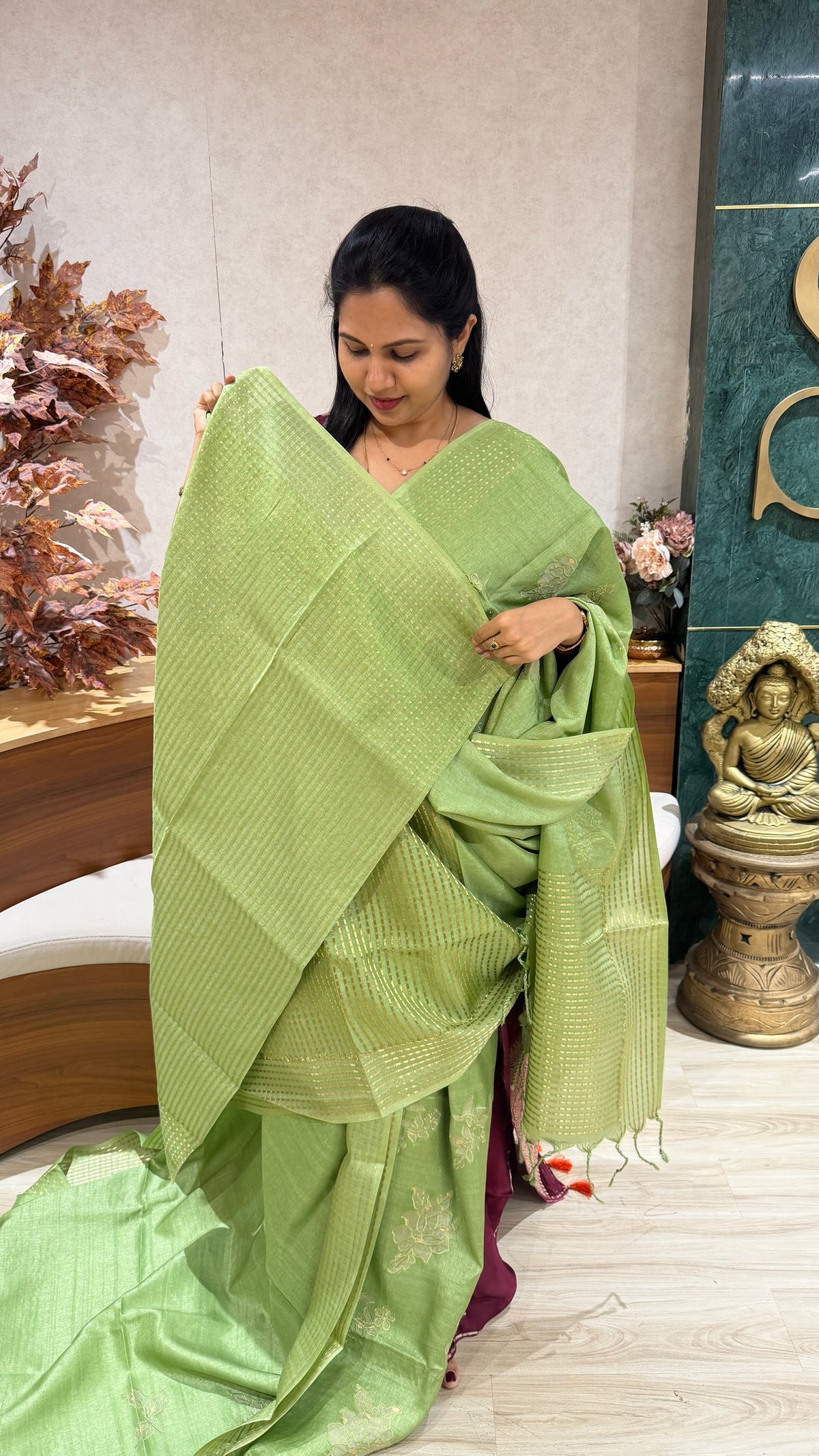 Tussar applique
