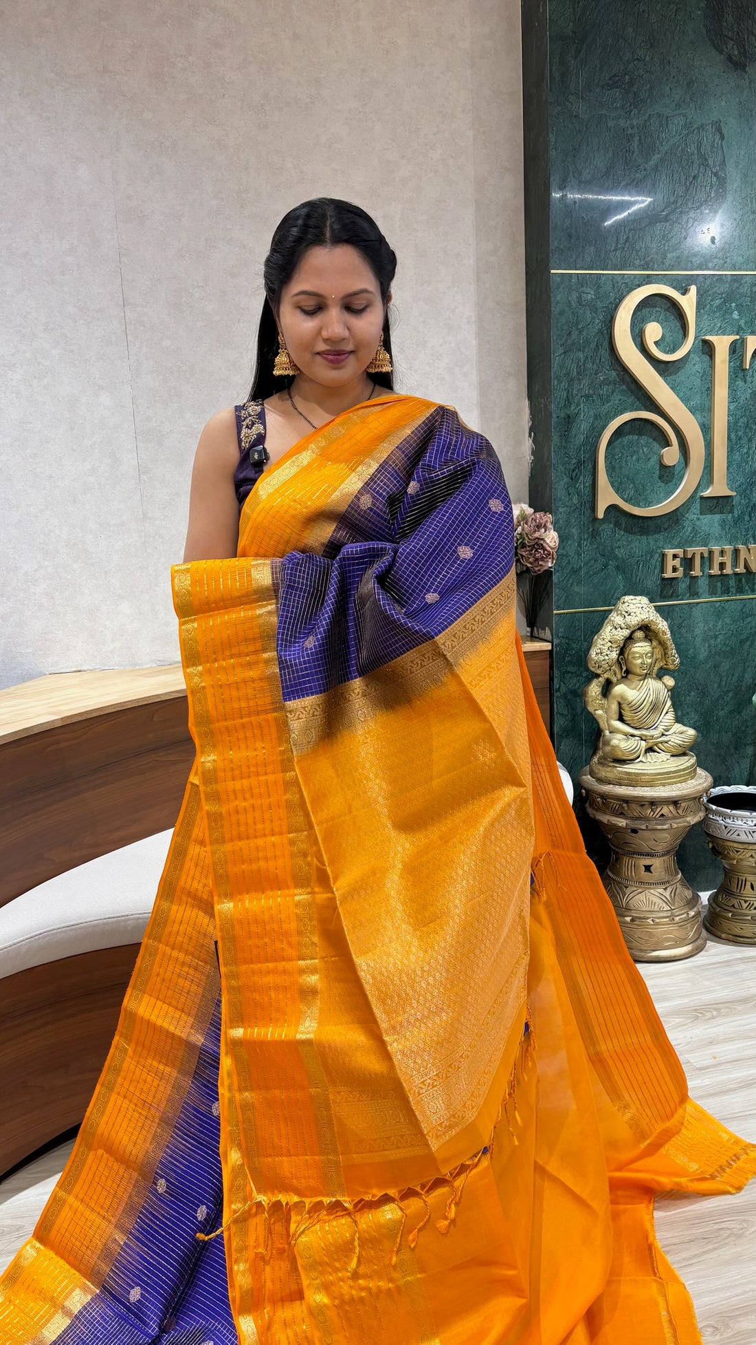 Light weight handloom kanchi pattu royal blue