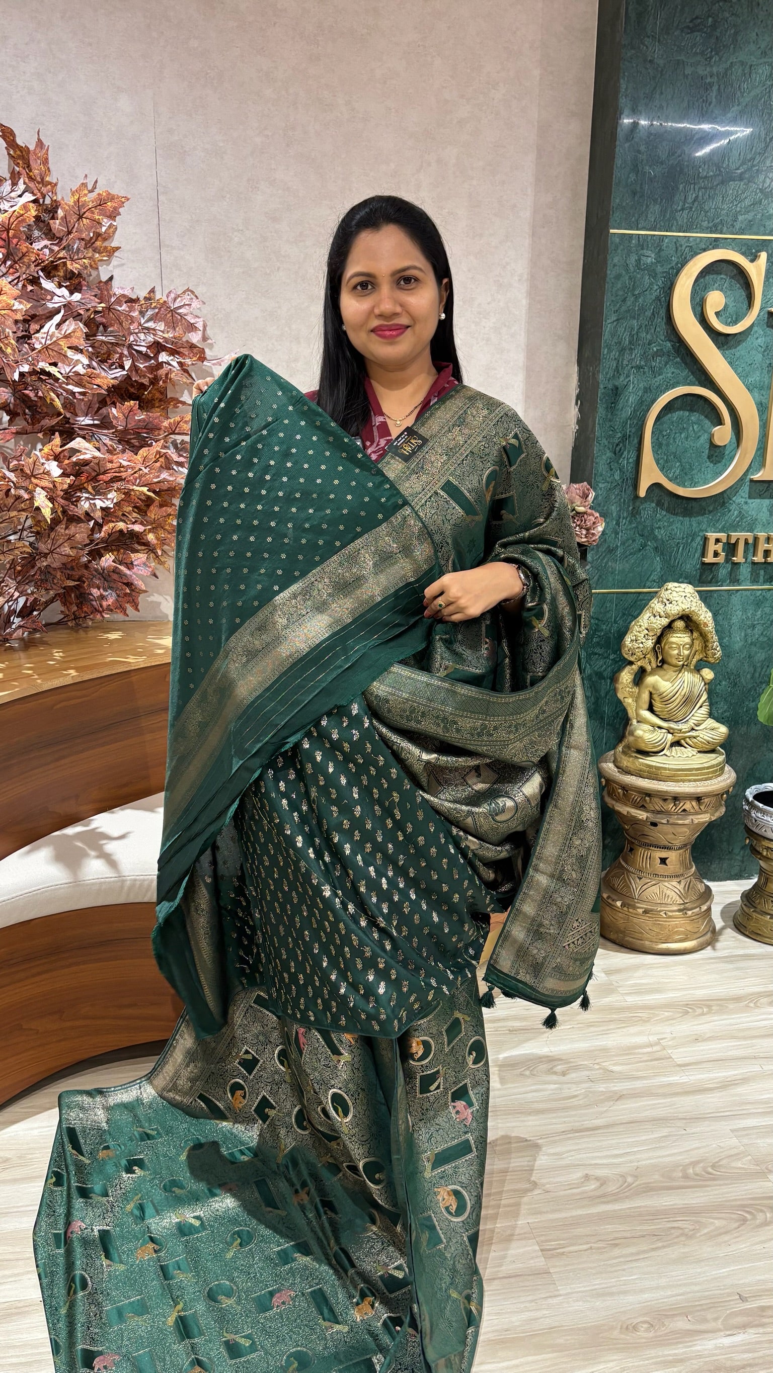 Banaras allover weaving