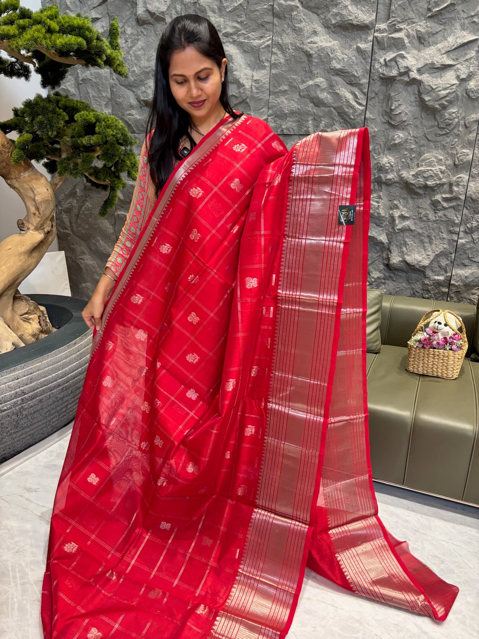 Pure handloom mangalgiri pattu red